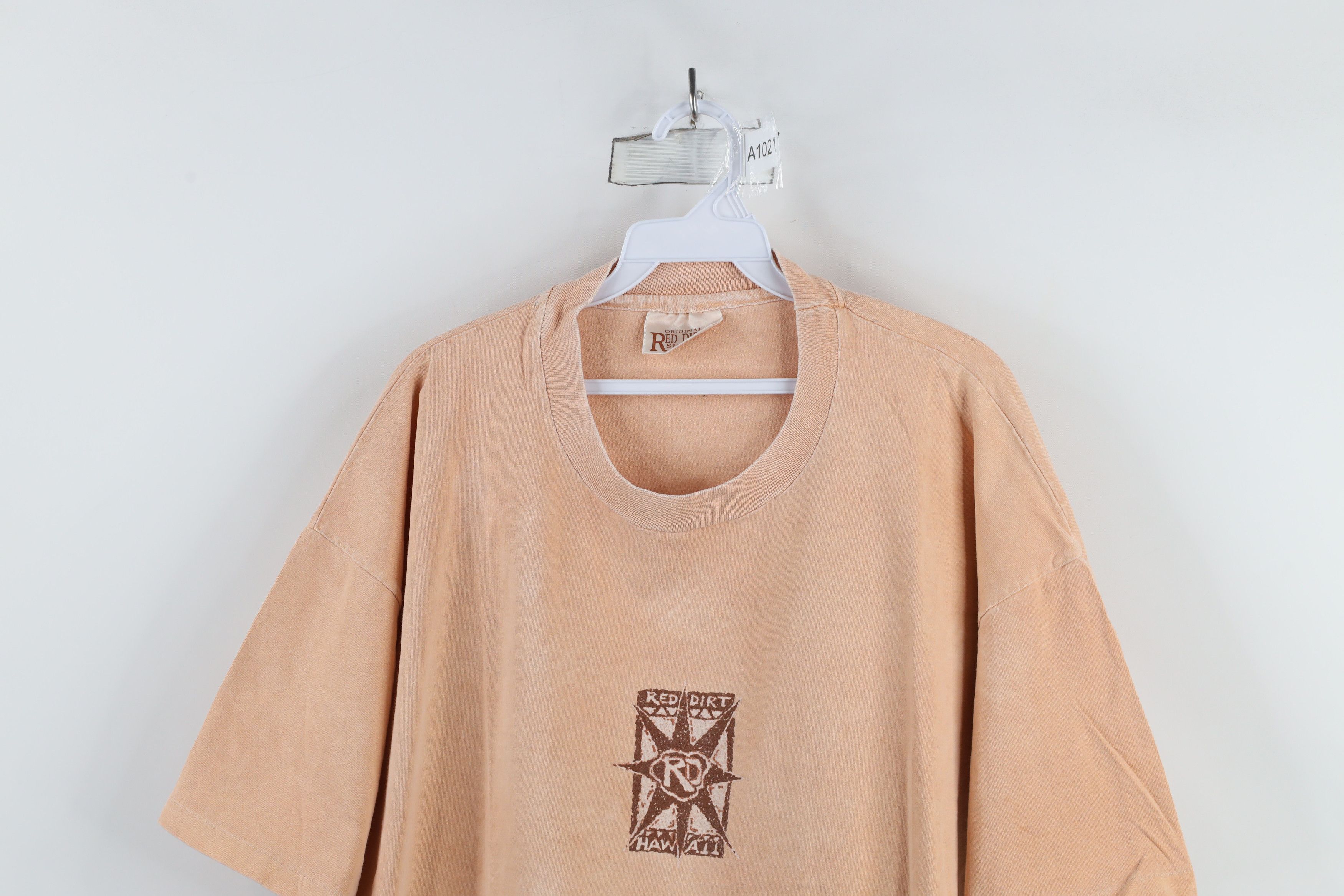 Vintage Vintage 90s Streetwear Stonewash Hawaii Cave Art T-Shirt USA Size US XXL / EU 58 / 5 - 2 Thumbnail