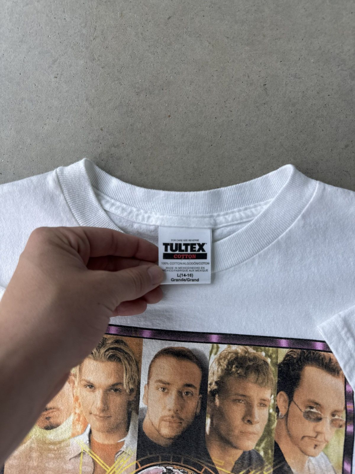 Vintage Vintage 00s Backstreet Boys Into The Millenium Band T-Shirt Size US S / EU 44-46 / 1 - 4 Thumbnail