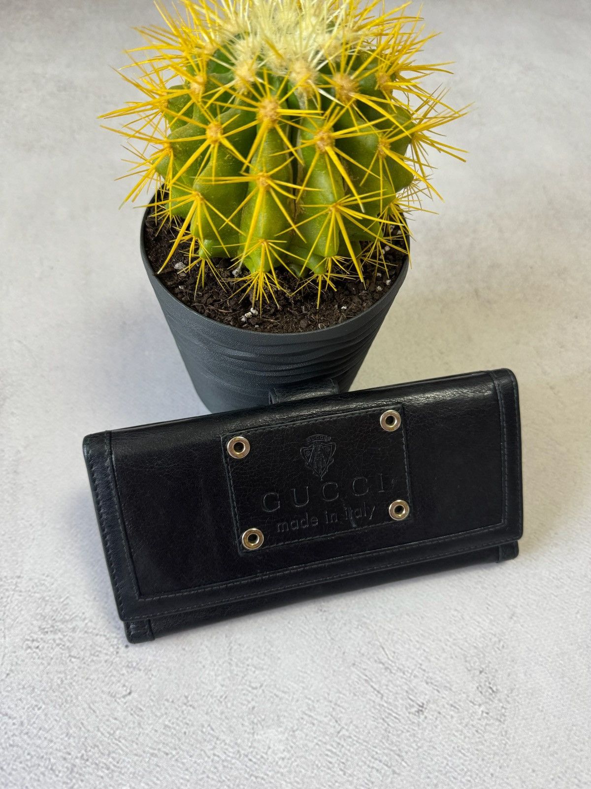 Gucci Vintage Gucci Leather Wallet Big Logo Very Rare Size ONE SIZE - 1 Thumbnail