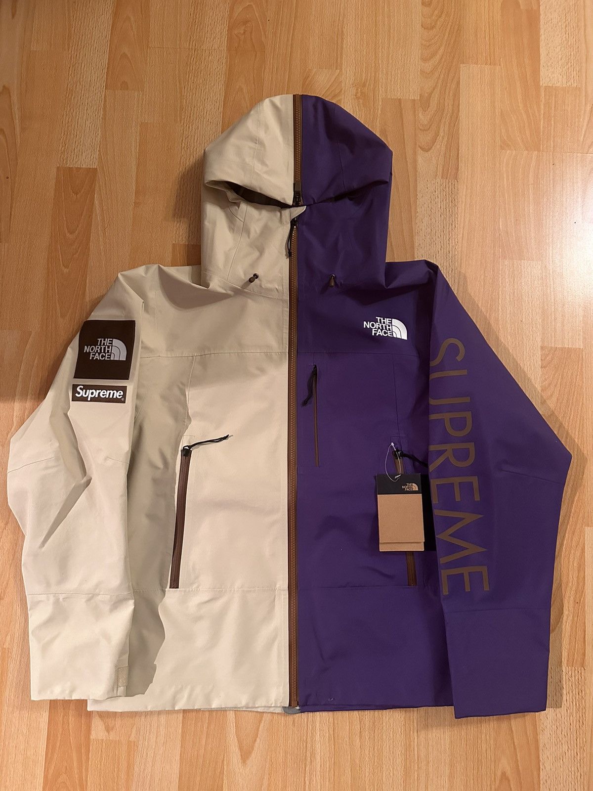 Supreme Supreme®/The North Face® Split Taped Seam Shell