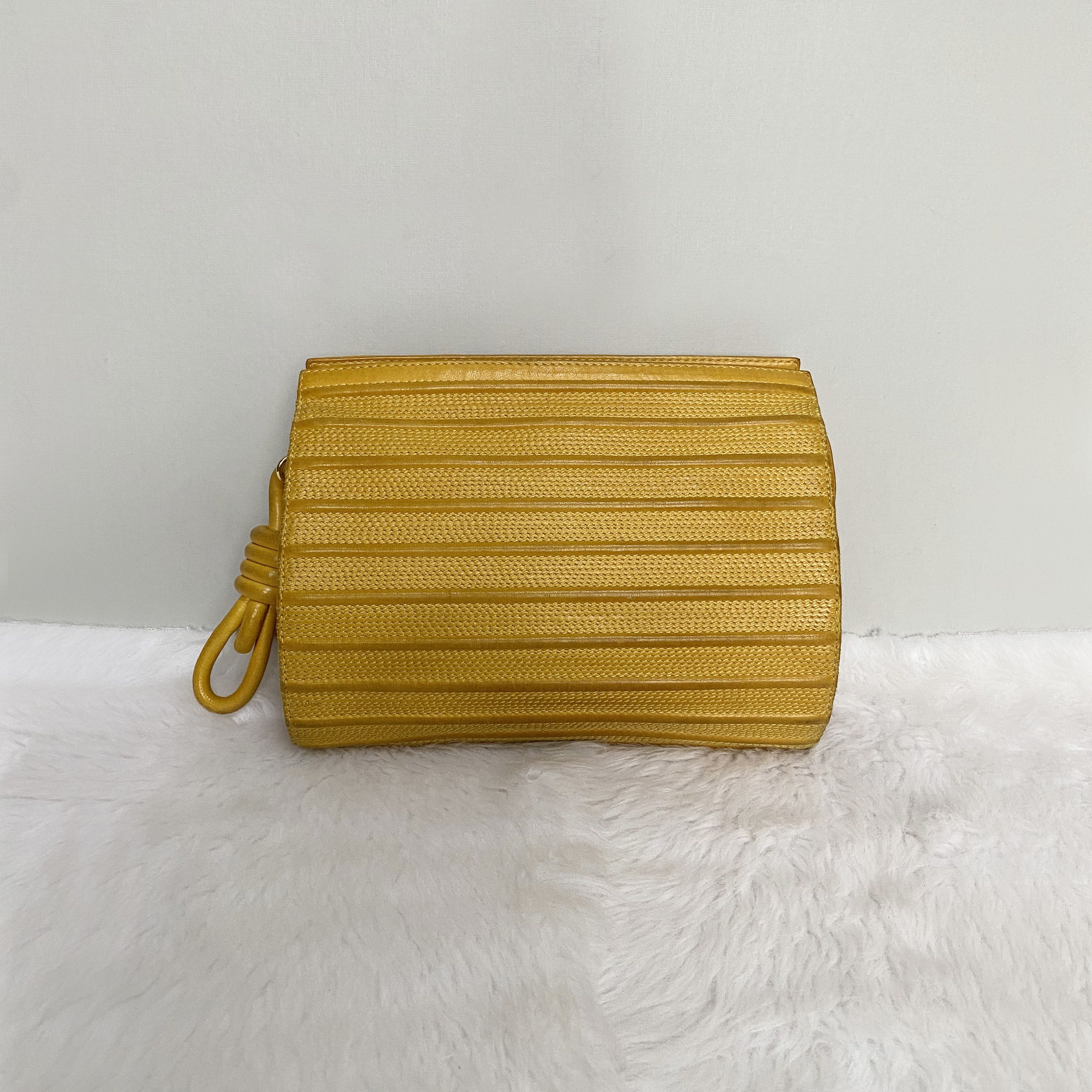 Loewe × Vintage Vintage Mustard Yellow Leather Clutch Bag Size ONE SIZE - 1 Thumbnail
