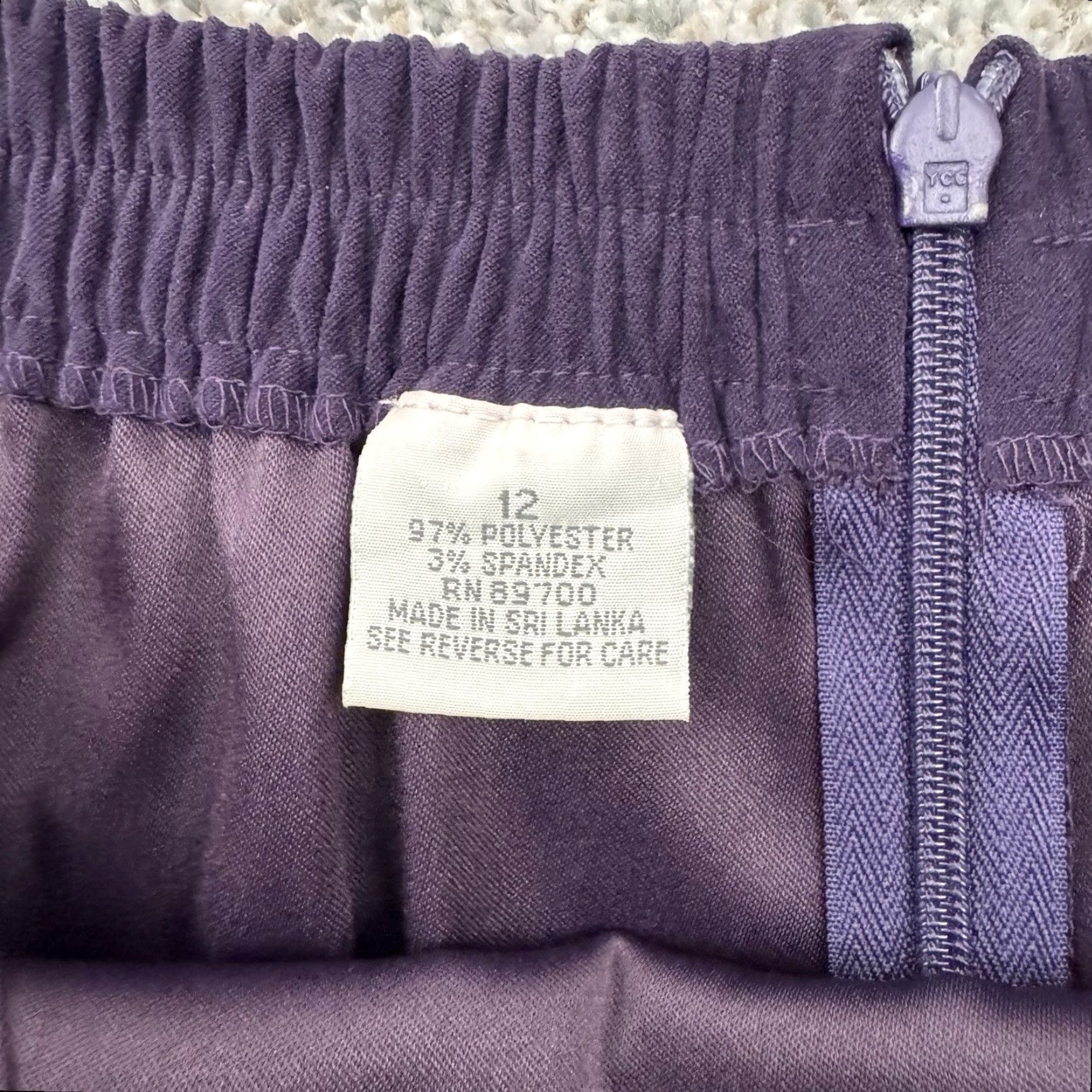 Velour VINTAGE 90s Skirt Size 12 Velour Office Evening Wear Chic Minimalist Timeless Purple 97% Polyester 3% Spandex Zipper Midi A-Line Ladies Women Size 34" / US 12 / IT 48 - 4 Thumbnail