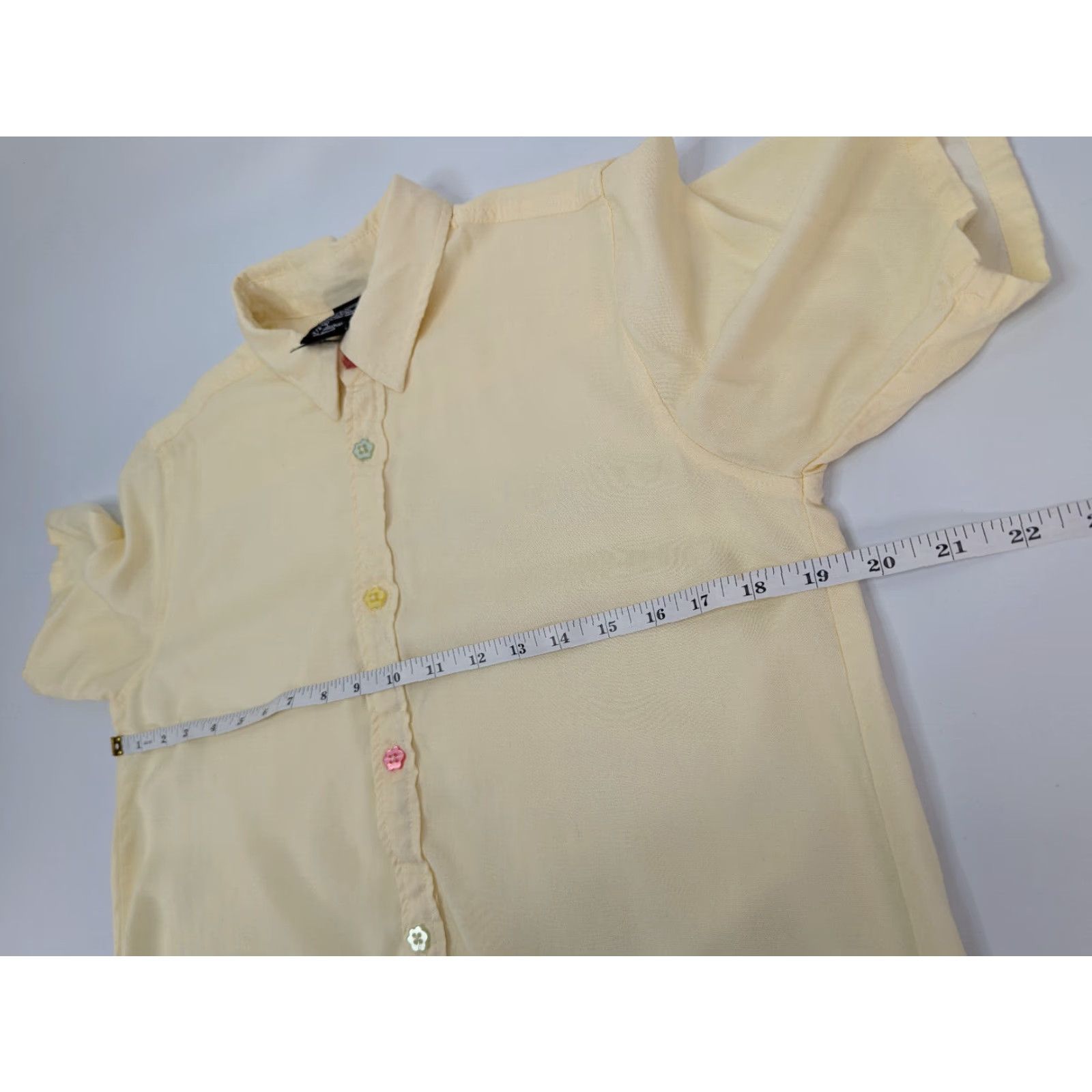 Vintage Spirited Away Dust Mites Soot Sprites Her Universe Button-Up Shirt Women S Beige Size S Size S / US 4 / IT 40 - 6 Thumbnail