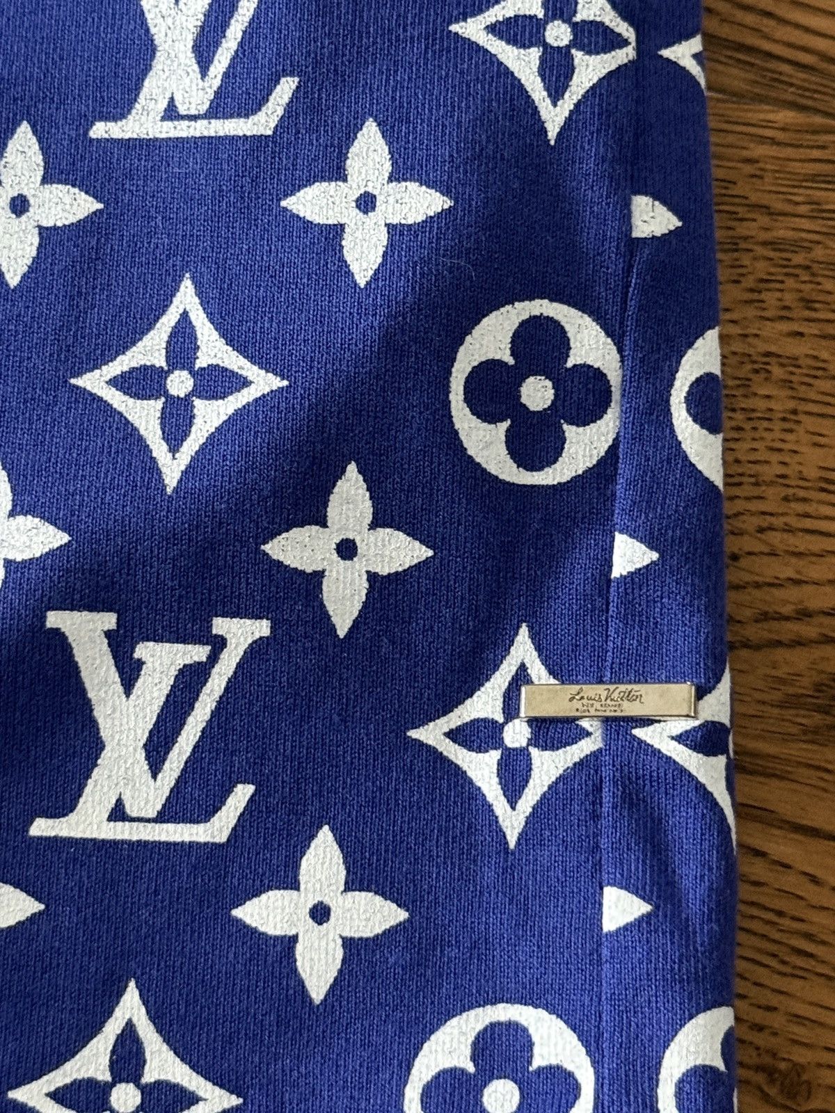 Louis Vuitton Louis Vuitton Blue Monogram Gradient T-Shirt Size US XL / EU 56 / 4 - 2 Thumbnail