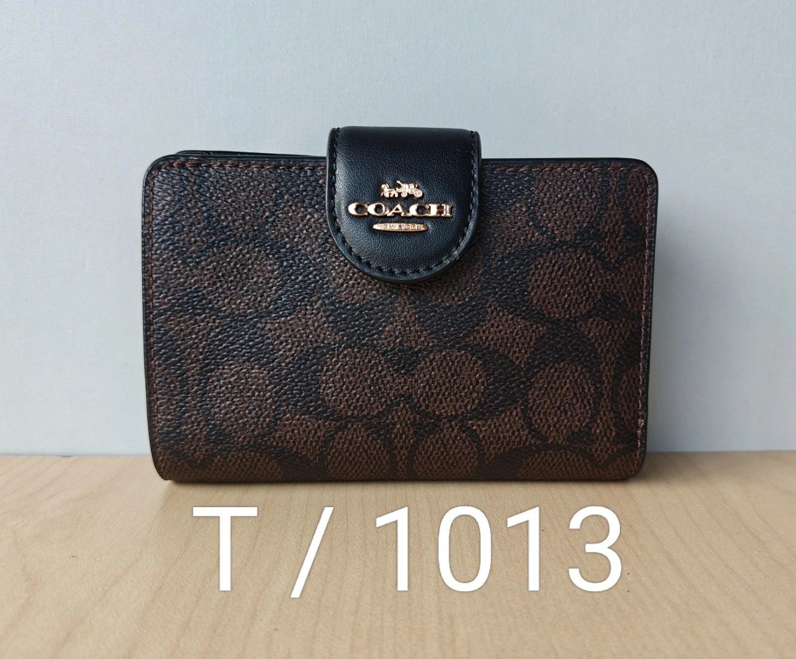 Coach Coach Medium Corner Zip Wallet In Signature T/1013 Size ONE SIZE - 11 Thumbnail