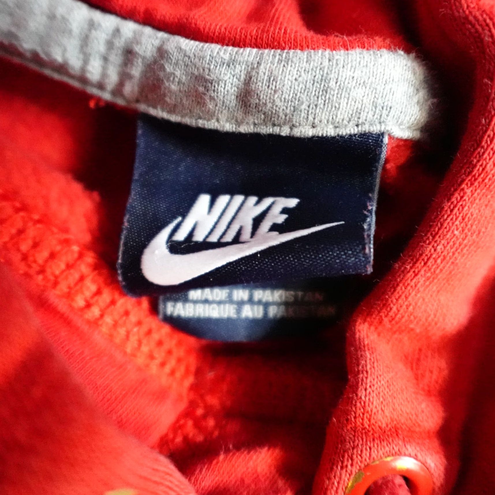 Nike VINTAGE Nike Mens Hoodie Regular M Red Embroidered Swoosh Tag Y2K Blues? Size US M / EU 48-50 / 2 - 6 Thumbnail
