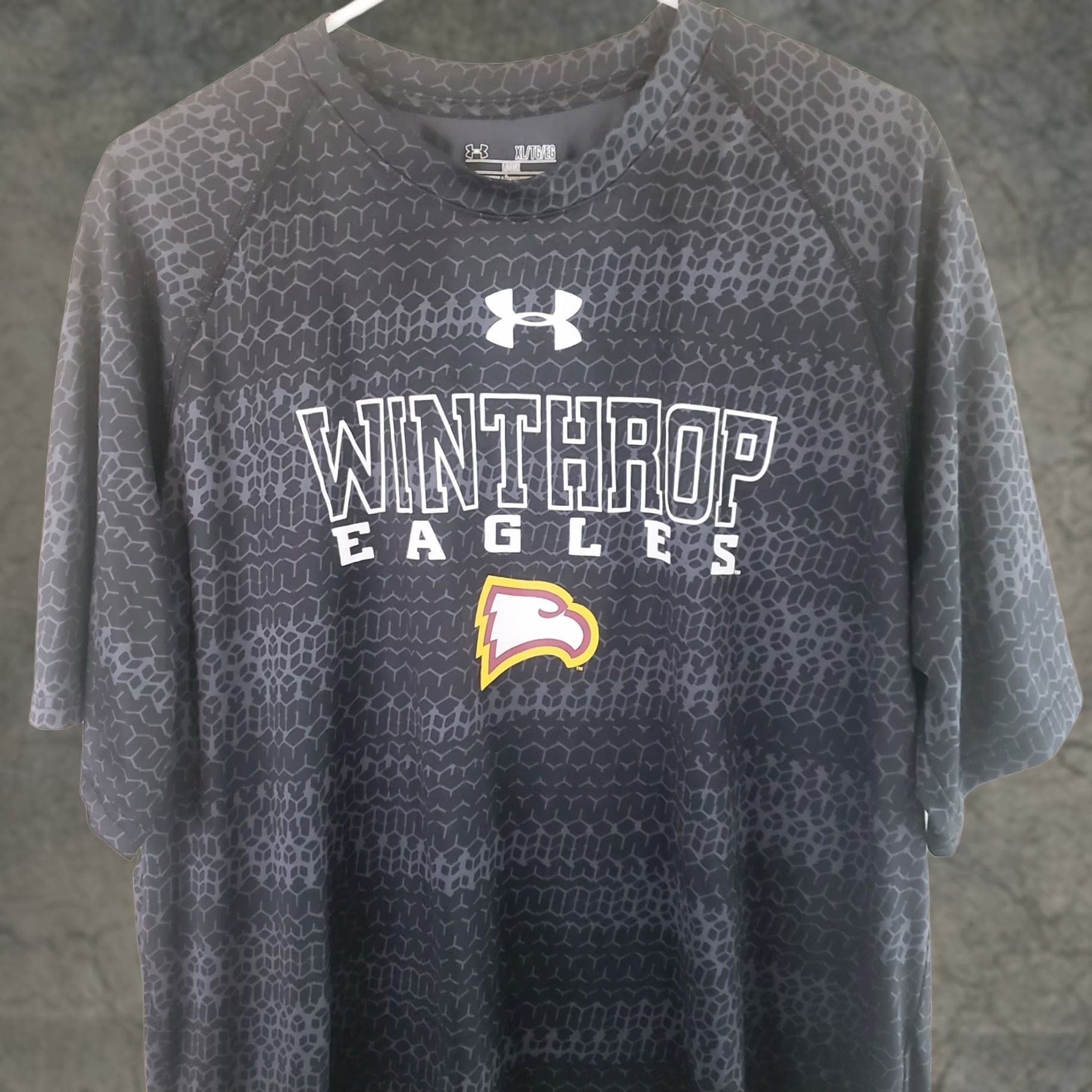 Under Armour Under Armour Men's XL Black Geometric Winthrop Eagles Tee T-Shirt HeatGear USA Mens Size US XL / EU 56 / 4 - 1 Thumbnail