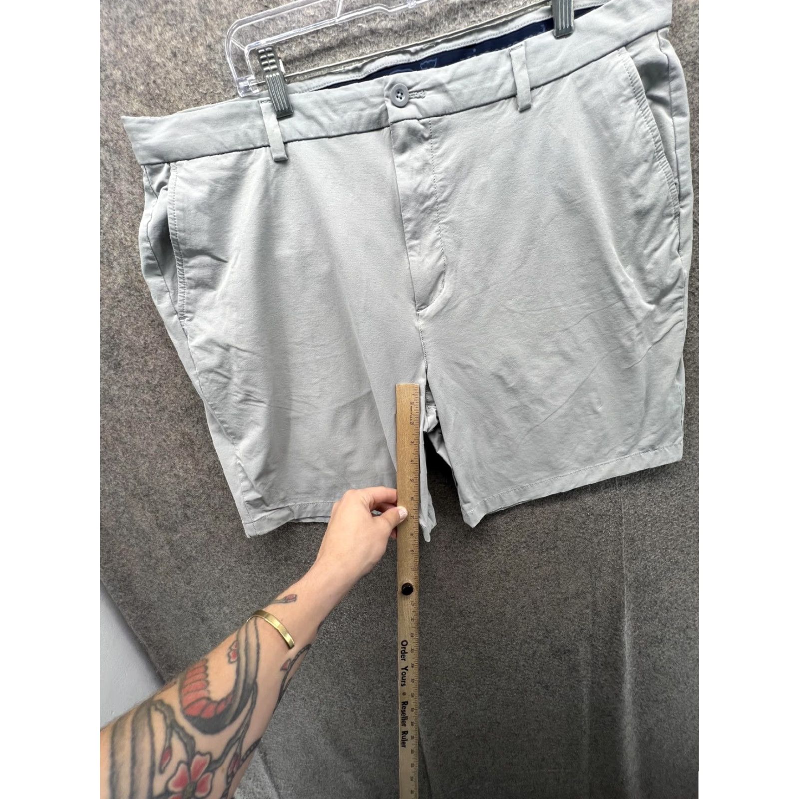 Vineyard Vines Vineyard Vines Shorts Mens 40 Gray Performance Chino Stretch 9 Inseam Casual Size US 40 / EU 56 - 7 Thumbnail