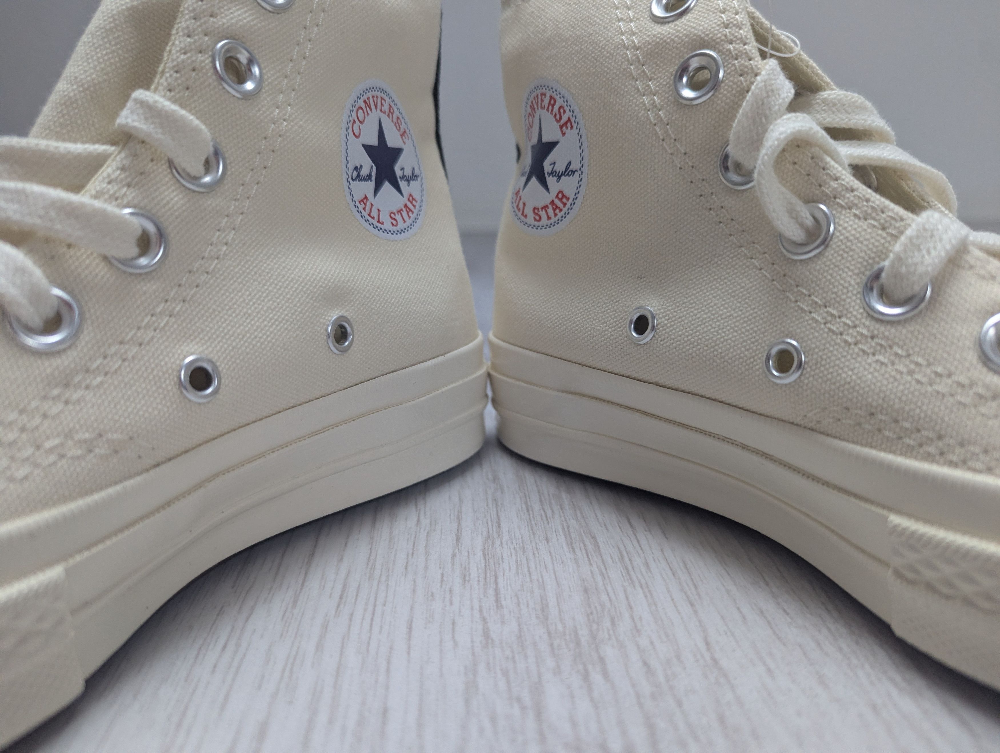Comme des Garcons PLAY × Converse Converse Chuck Taylor All Star High White Cream Red Heart Size US 5 / IT 35 - 5 Thumbnail