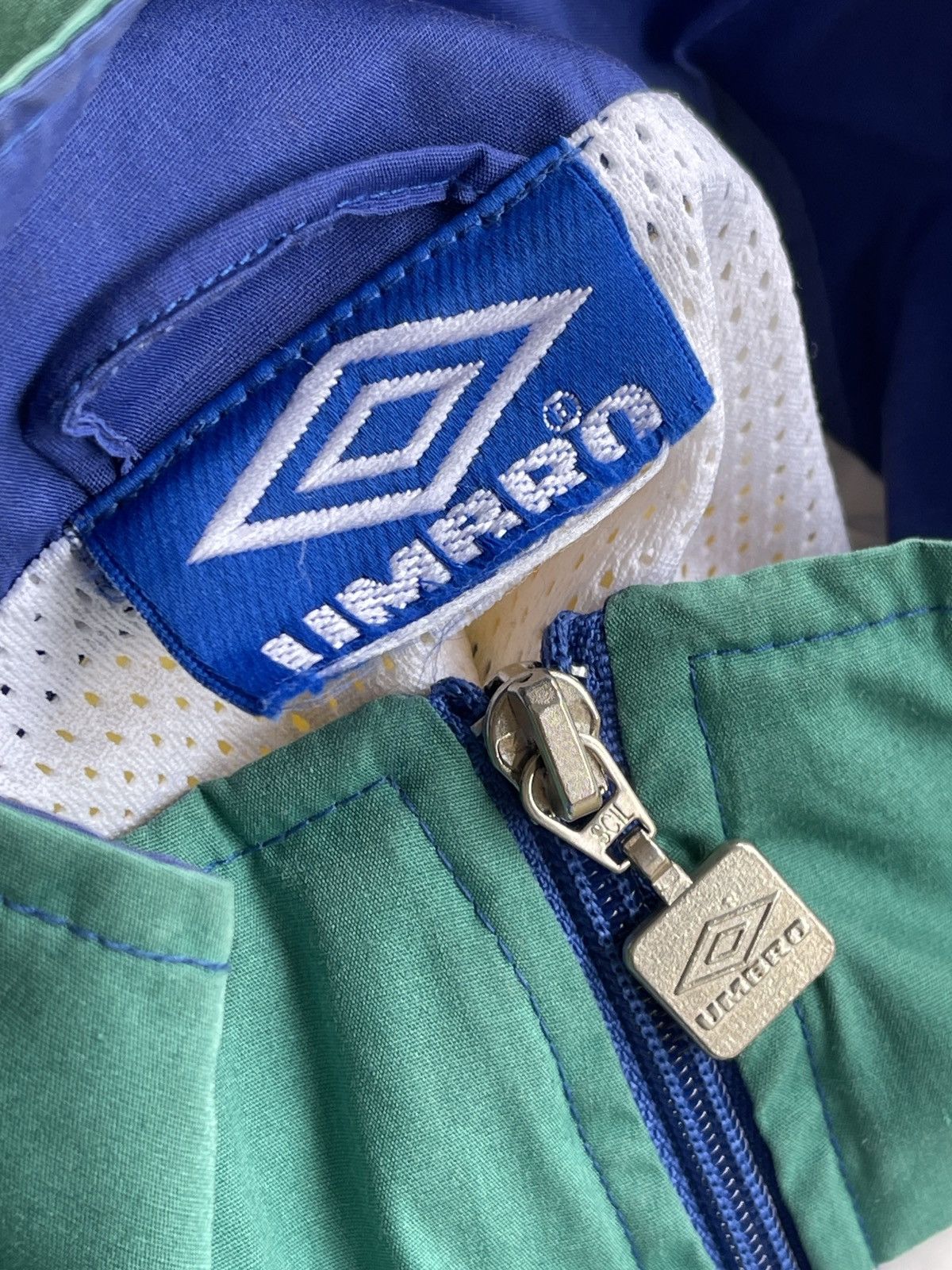 Vintage 1994-96 Brazil Umbro Tracksuit Jacket Size US L / EU 52-54 / 3 - 15 Thumbnail