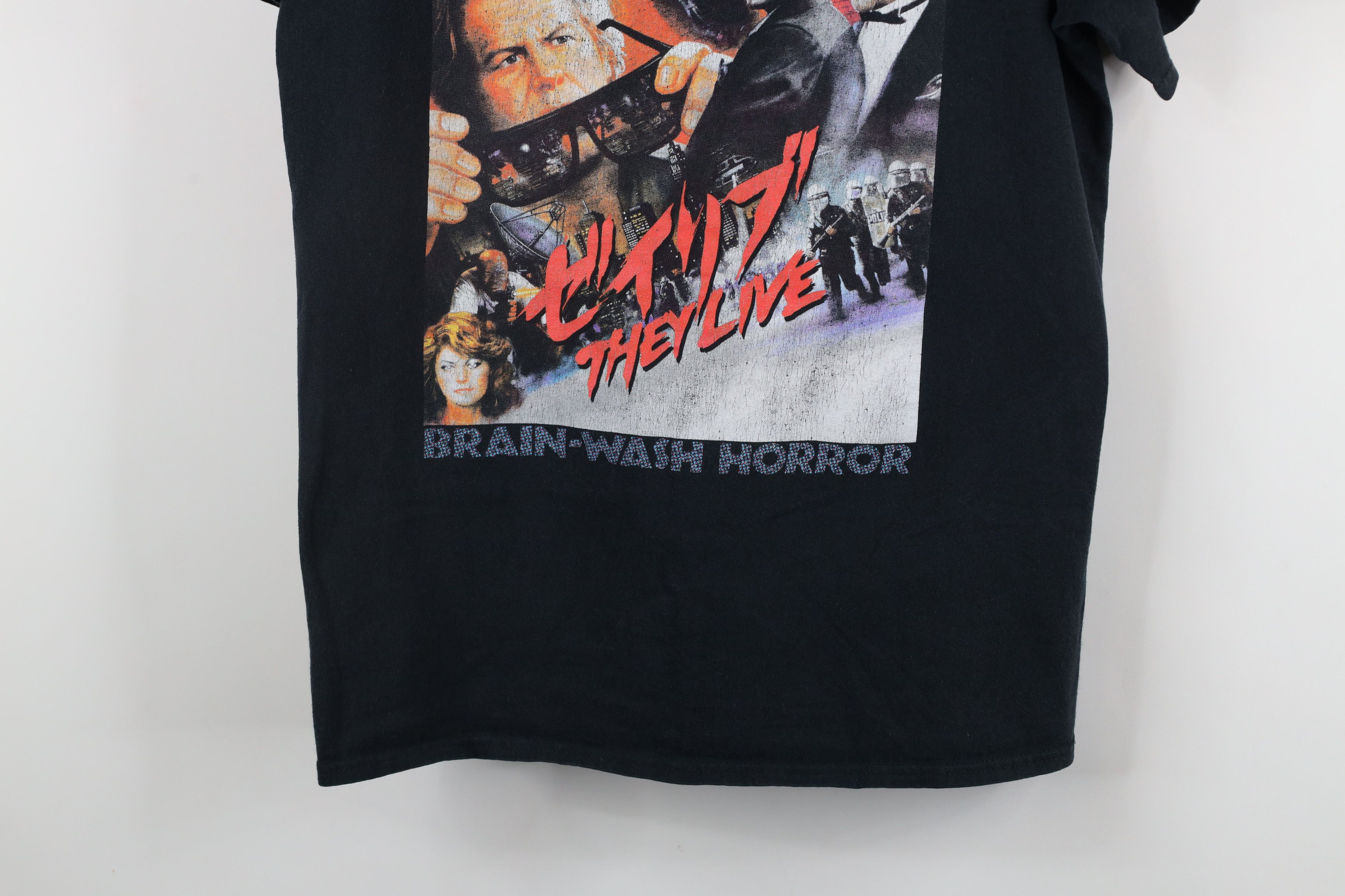 Vintage Vintage Streetwear They Live Brain Wash Horror Movie T-Shirt Size US L / EU 52-54 / 3 - 3 Thumbnail