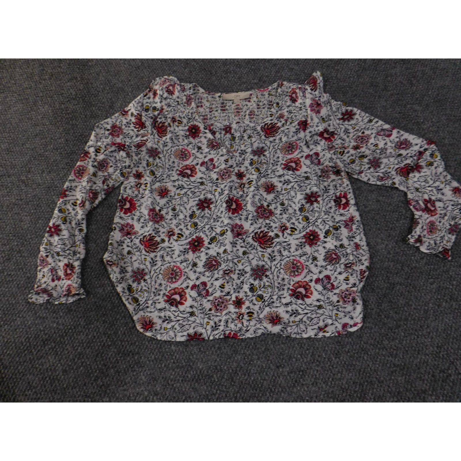 Loft LOFT Shirt Womens Medium White Floral Smocked Neck Long Sleeve Ruffle Boho Top Size M / US 6-8 / IT 42-44 - 2 Thumbnail