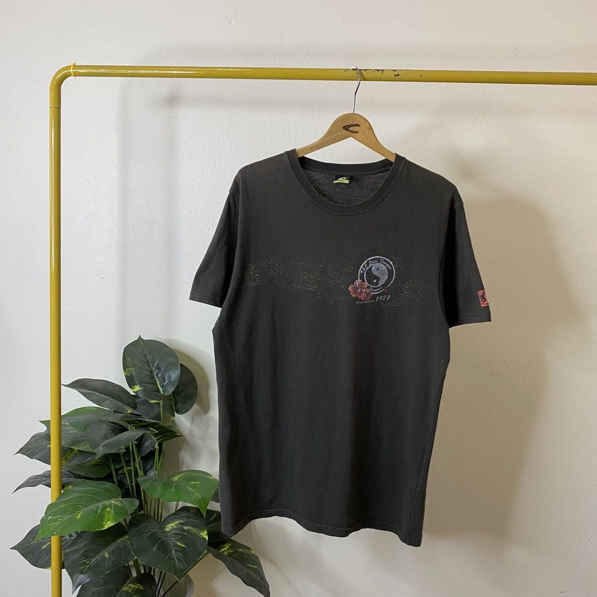 Vintage Y2K T&C Surf Tshirt Surfing Style Size US L / EU 52-54 / 3 - 7 Thumbnail