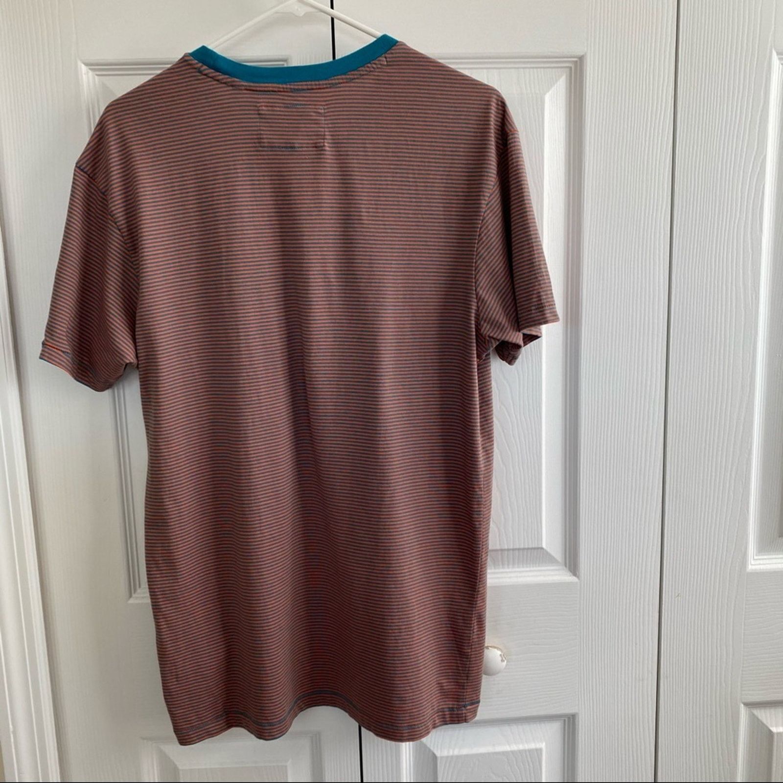 Guess Guess Short-sleeve crewneck tee size M Size US M / EU 48-50 / 2 - 5 Thumbnail