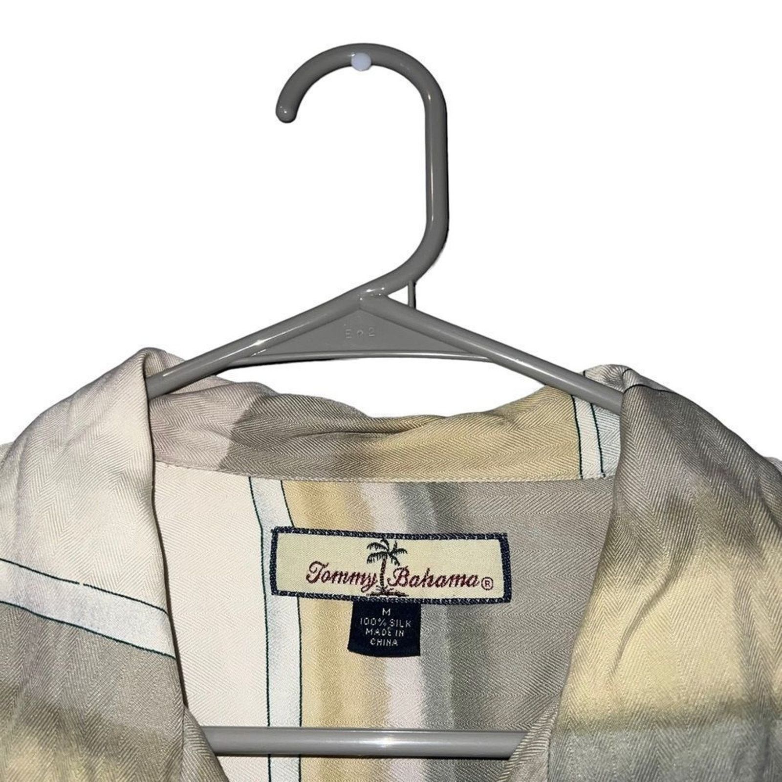 Tommy Bahama Tommy Bahama Camp Shirt Mens Medium 100% Silk Button Up Size US M / EU 48-50 / 2 - 3 Thumbnail