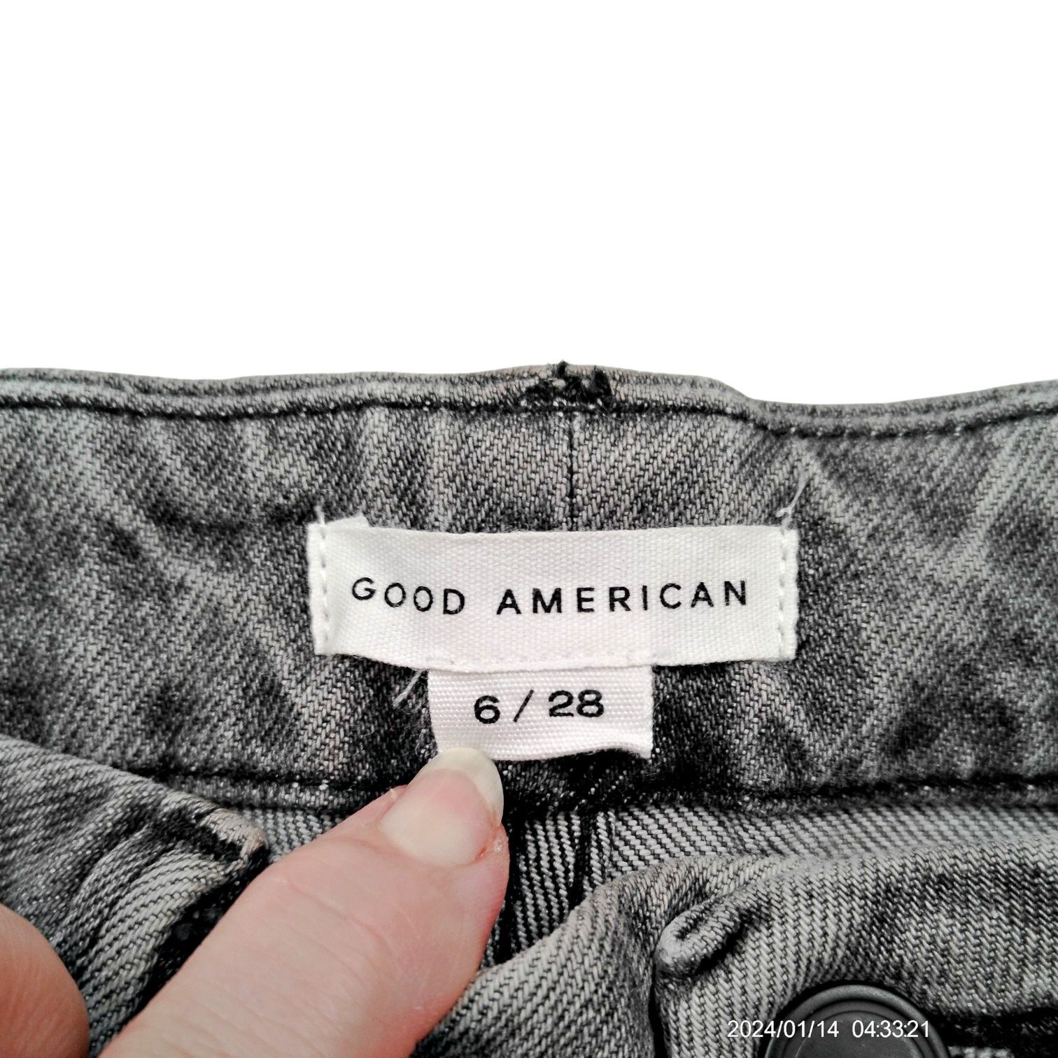 Good American Good American The Weekender Jeans Straight Frayed High Rise Size 28" / US 6 / IT 42 - 4 Thumbnail