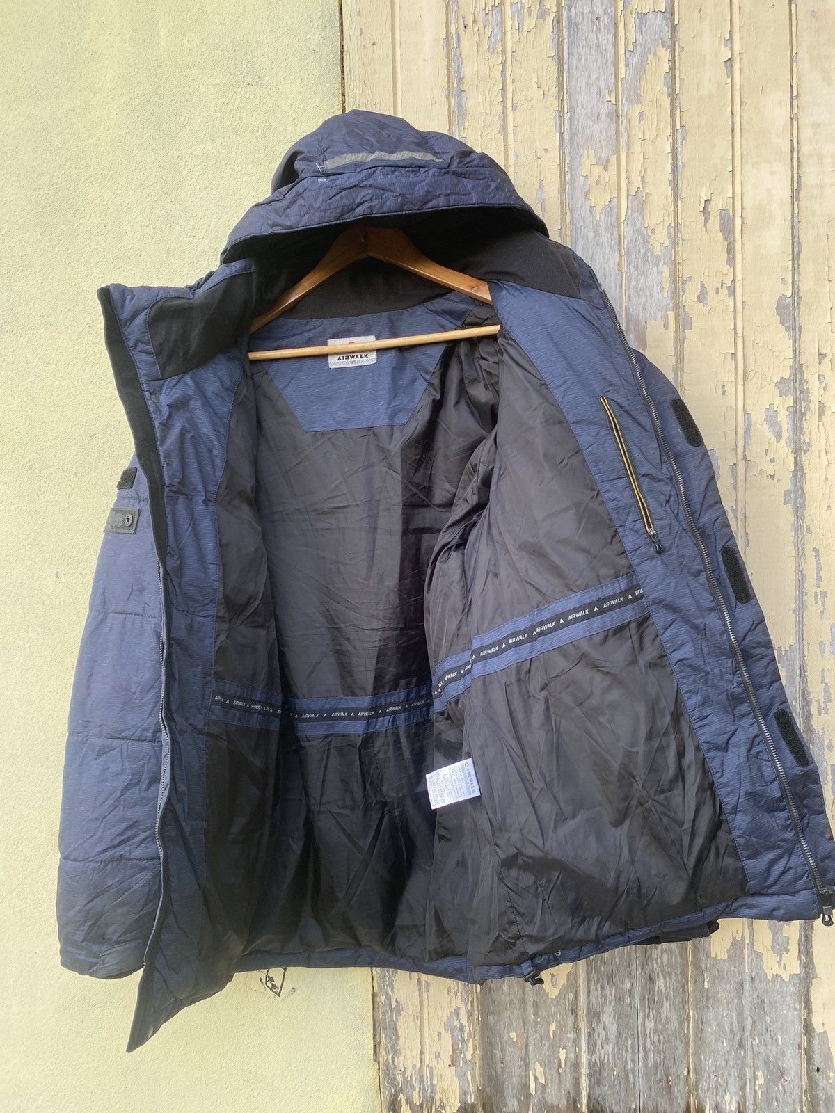 Airwalk Vintage air walk puffer jacket Size US L / EU 52-54 / 3 - 3 Thumbnail