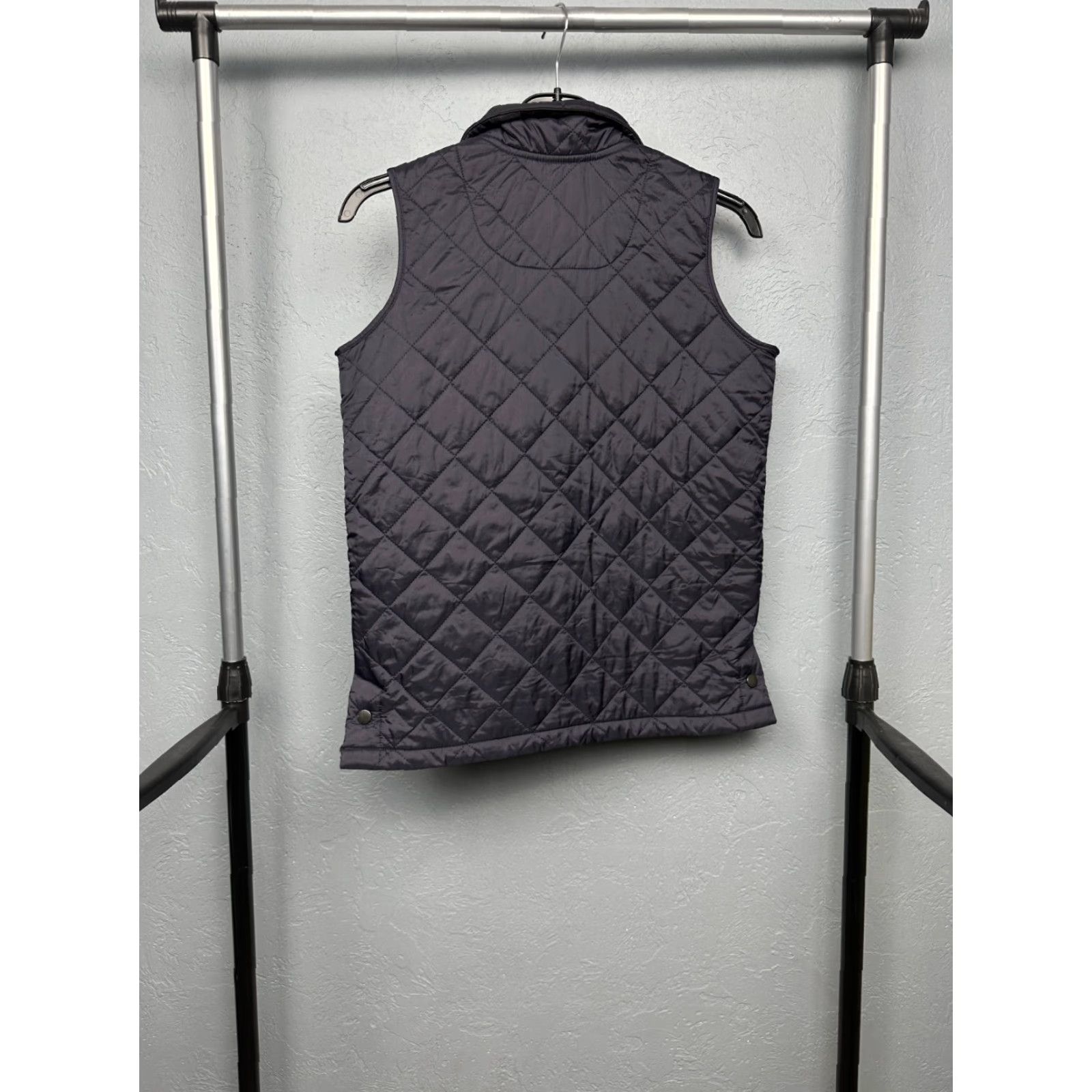 Barbour Barbour Crest Gilet Quilted Vest Barbour Crest Gilet Quilted Vest Navy Blue Barbour Vintage Mens(Junior) Crest Gilet Quilted Vest Size S Size US S / EU 44-46 / 1 - 6 Thumbnail