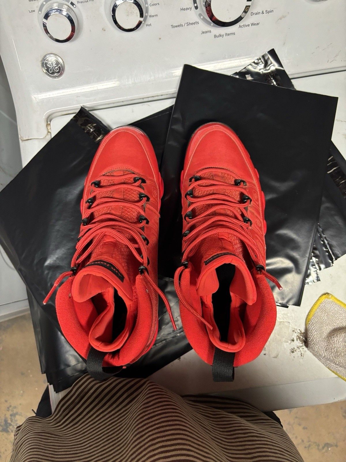 Jordan Brand Air Jordan 9 Chile Red Size US 12 / EU 45 - 3 Thumbnail