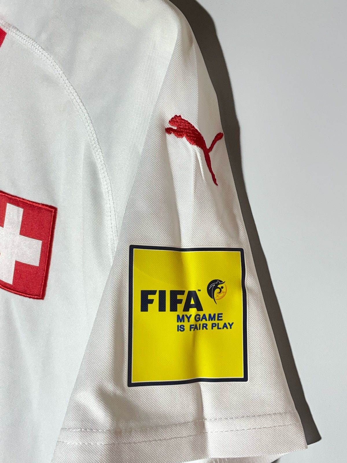 Puma #11 Behrami Switzerland World Cup 2018 Home Football Shirt Size US S / EU 44-46 / 1 - 5 Thumbnail