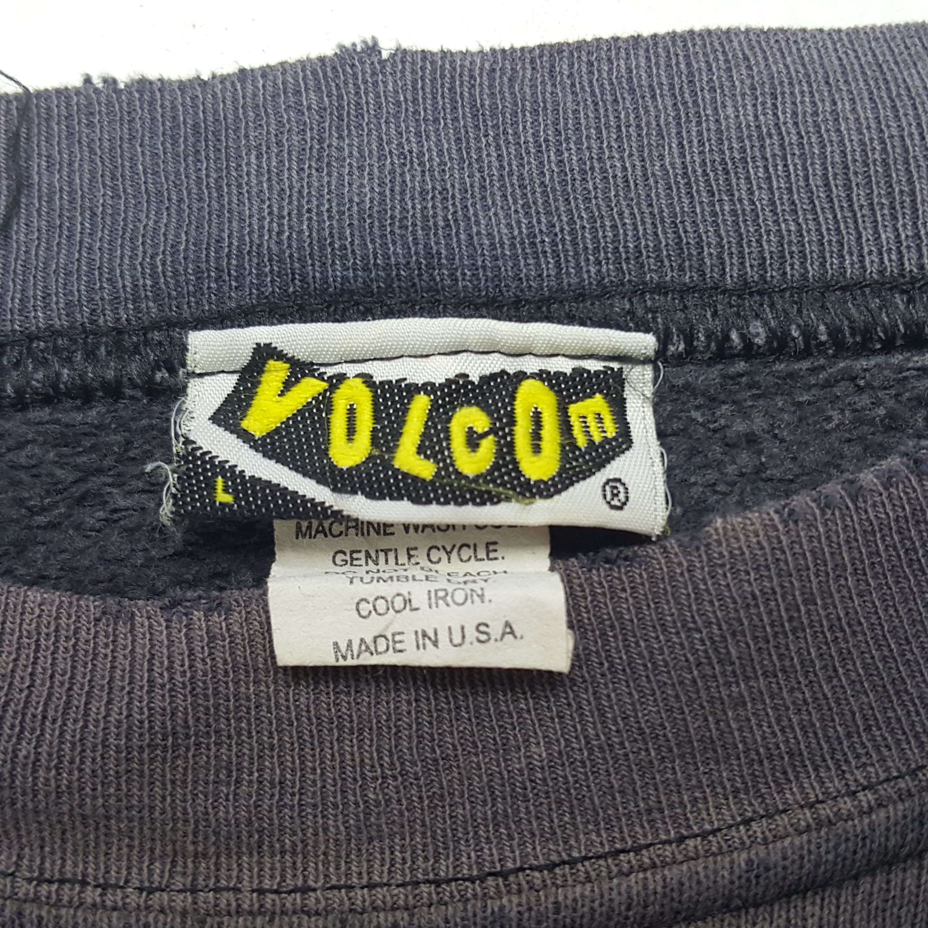 Vintage × Volcom Vintage Volcom Clothing Sweatshirts Size US XL / EU 56 / 4 - 6 Thumbnail