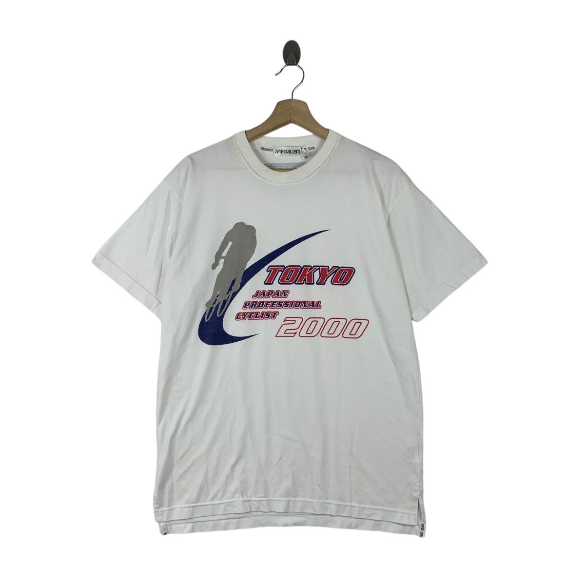Vintage Vintage 2000 MEDALIST JAPAN CYCLIST TOKYO Tee Shirt Top Size US S / EU 44-46 / 1 - 1 Thumbnail