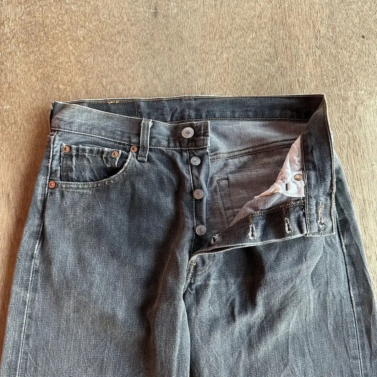 Levi's DISTRESSED DENIM VINTAGE LEVI’S 501 JEANS LEVIS PANTS W28L33 Size US 28 / EU 44 - 10 Thumbnail