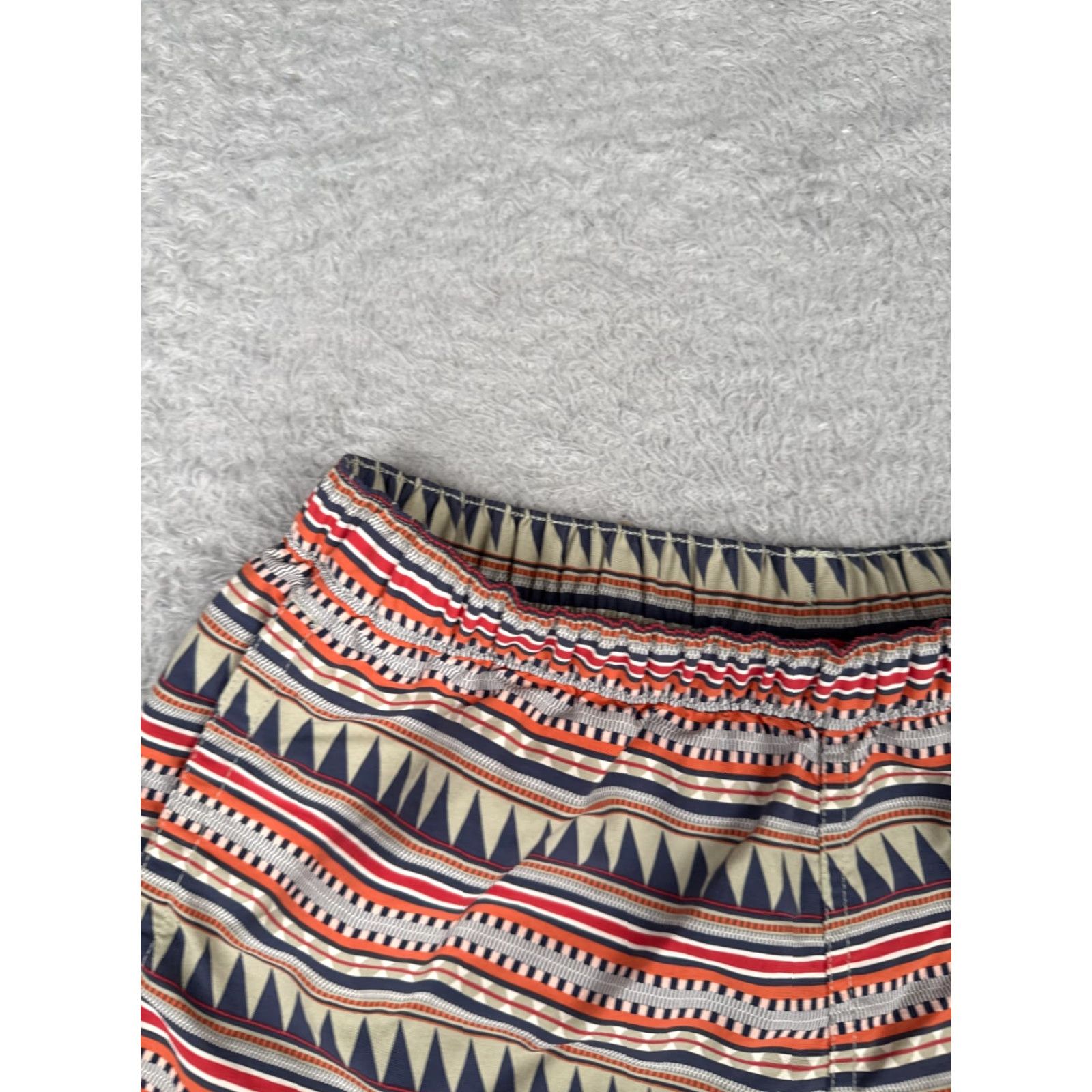 Patagonia Patagonia Shorts Women Medium Red Beige Tribal Southwest Pattern Baggies 2.5" Vintage No Size 32" / US 10 / IT 46 - 4 Thumbnail