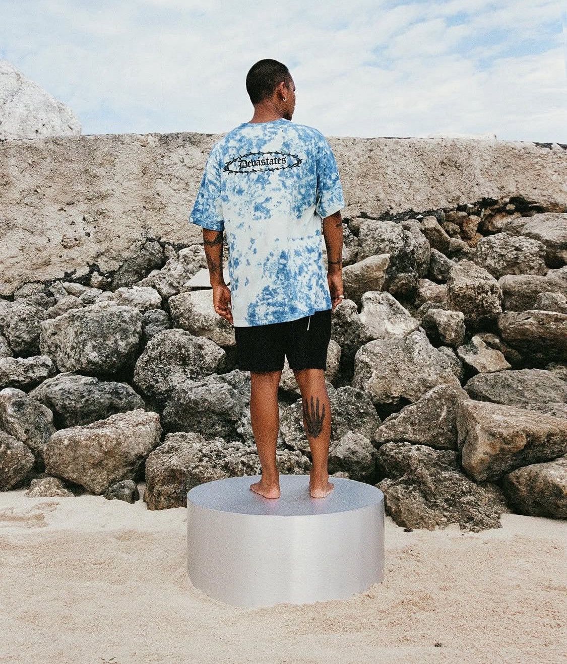 DEVA STATES DEVA STATES RITUAL BLEACHED BLUE TSHIRT Size US L / EU 52-54 / 3 - 5 Thumbnail