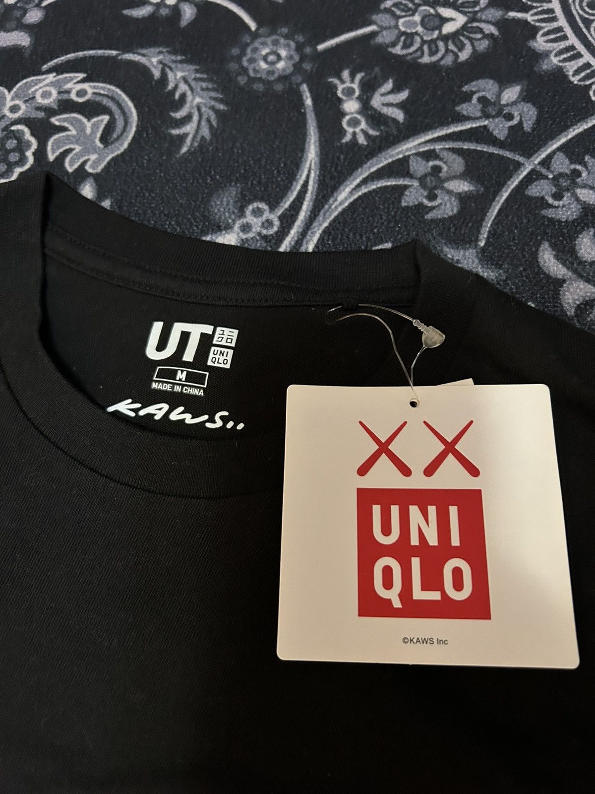 Kaws × Uniqlo Uniqlo x Kaws t shirt Size US M / EU 48-50 / 2 - 4 Thumbnail