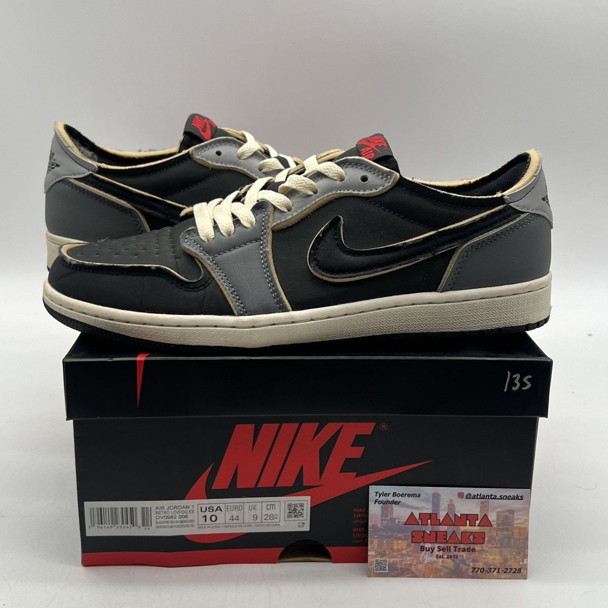 Nike Air Jordan 1 low dark smoke grey Size US 10 / EU 43 - 1 Thumbnail