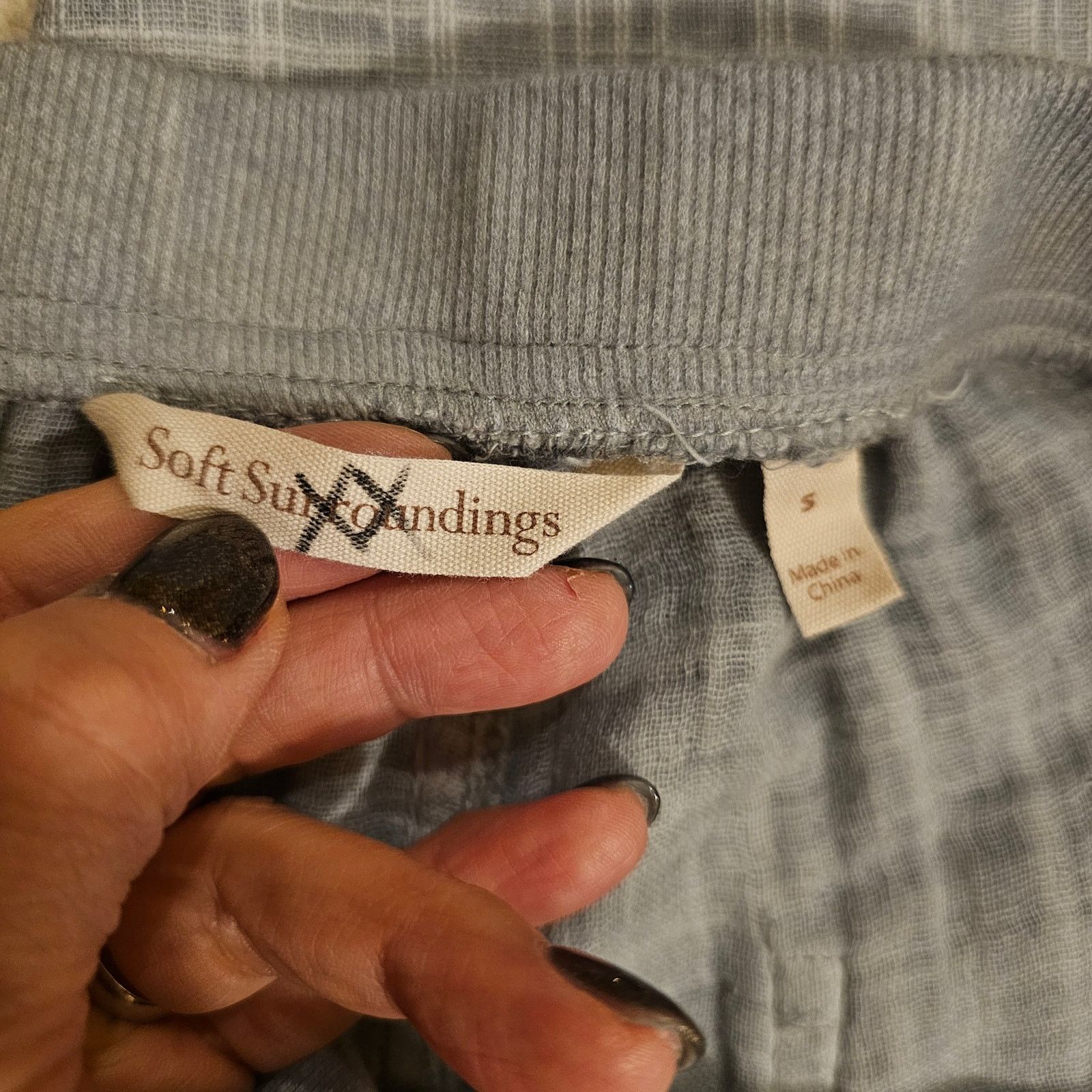 Chicos Soft Surroundings Sm Gauzy Gray blue Ruffled bottom. Boho Size 28" / US 6 / IT 42 - 3 Thumbnail