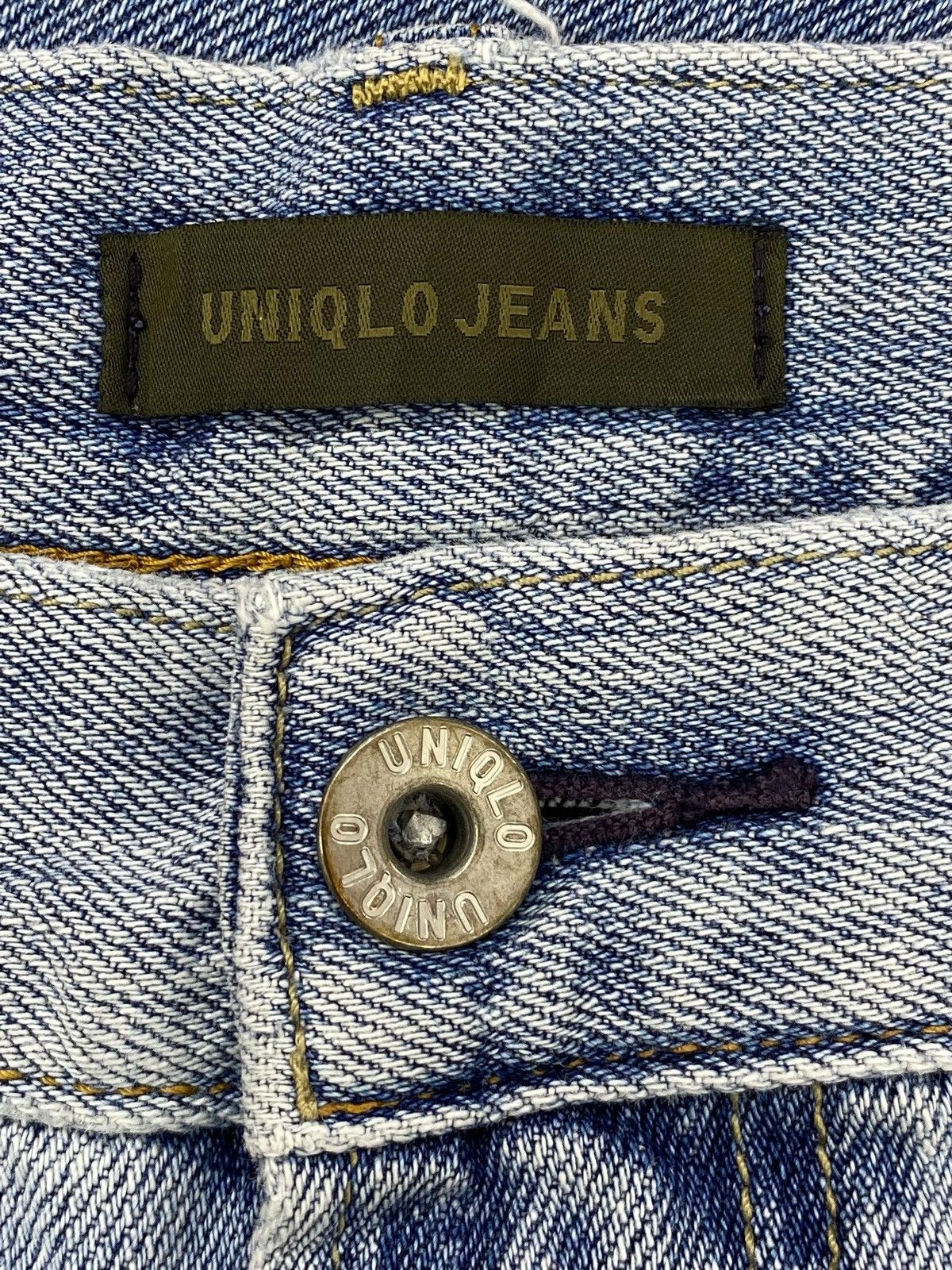 Uniqlo Uniqlo Light Wash Style Wide Leg Denim Jeans Size US 34 / EU 50 - 9 Thumbnail