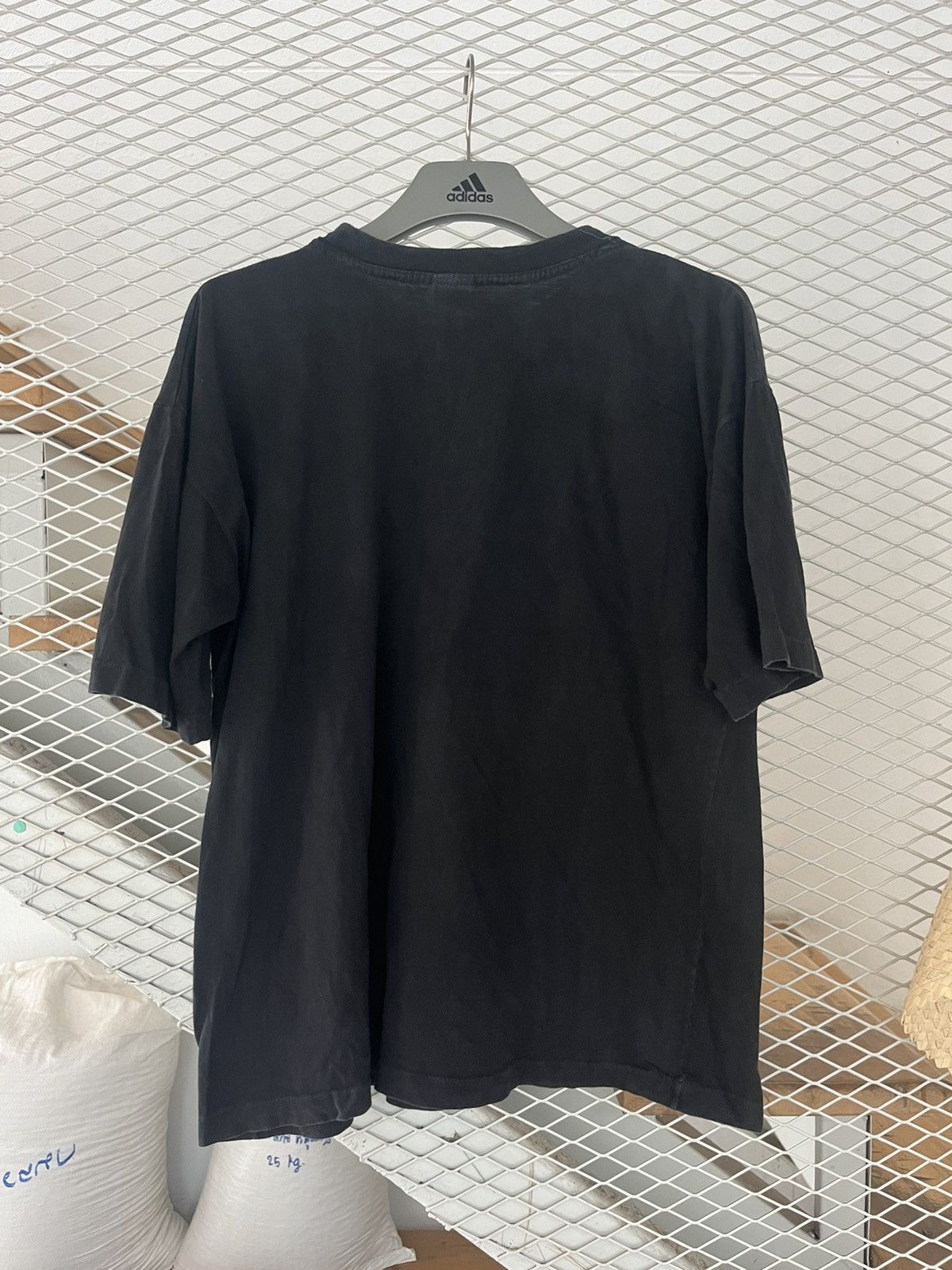 Vintage Vintage The Basic Print Collection Photos Promo 90’s Tshirt Size US XL / EU 56 / 4 - 8 Thumbnail