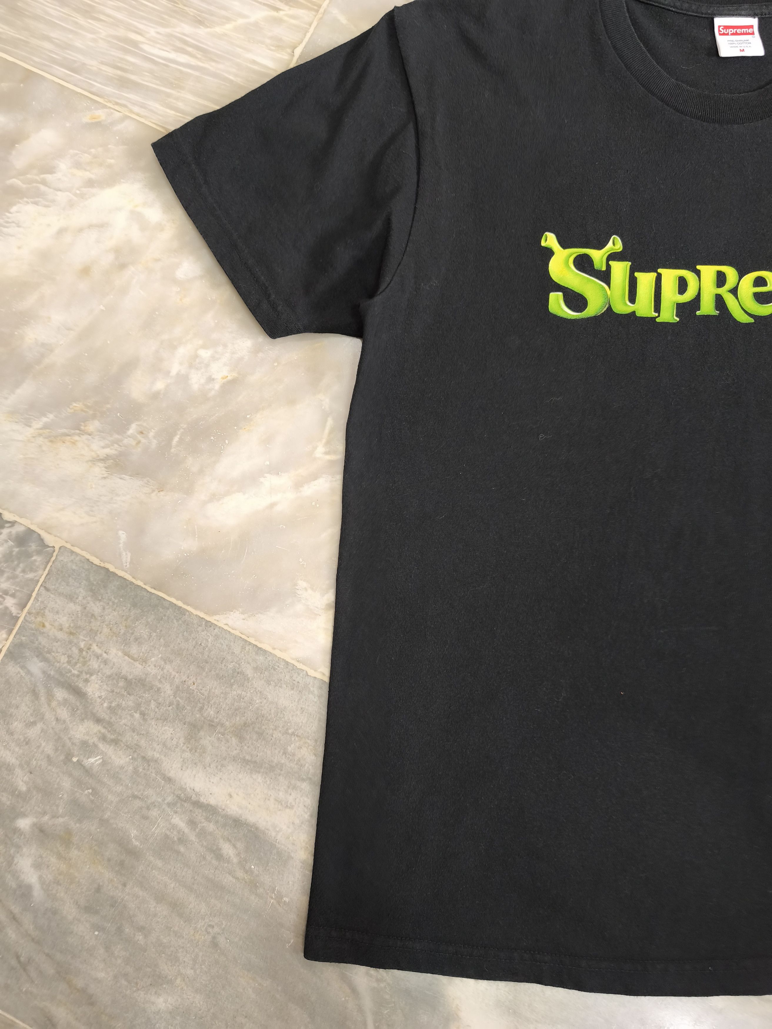 Disney × Supreme Supreme Shrek Logo Shirt Size US M / EU 48-50 / 2 - 4 Thumbnail