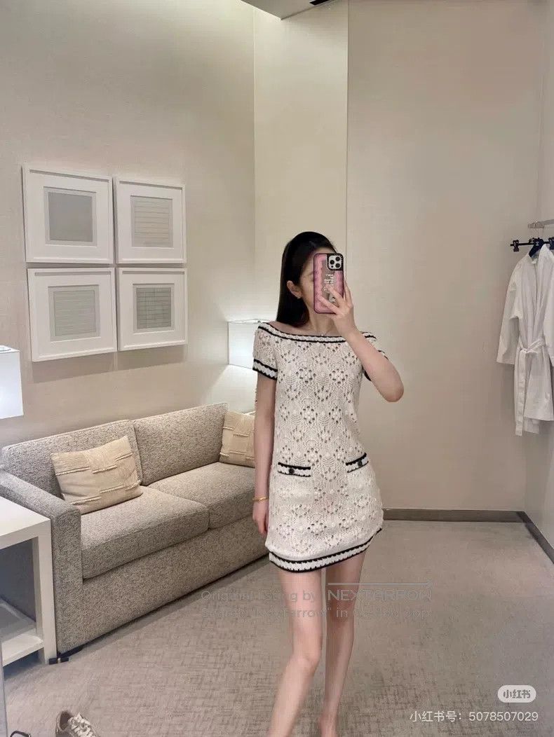 Chanel Chanel Black and white one-shoulder cashmere dress Size XS / US 0-2 / IT 36-38 - 7 Thumbnail