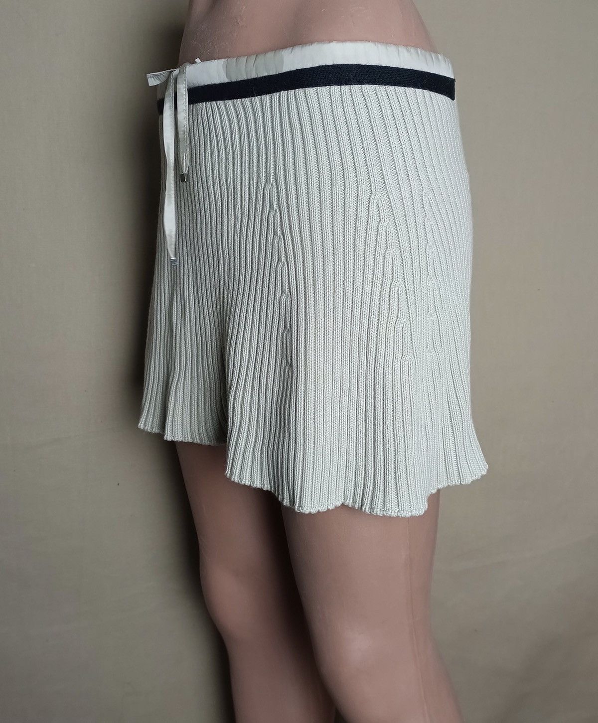 Max Mara S’Max Mara Beige Cotton Cashmere Mini Skirt Size M Size 27" / US 4 / IT 40 - 3 Thumbnail