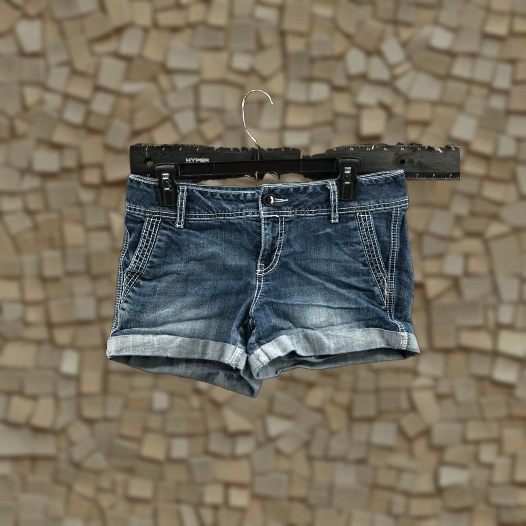 Vintage Maurices Boyfriend Shorts Juniors Womens Size 5/6 Medium Wash Blue Denim 5-Pocket Rise Mid Casual Boys? Size 27" / US 4 / IT 40 - 1 Thumbnail