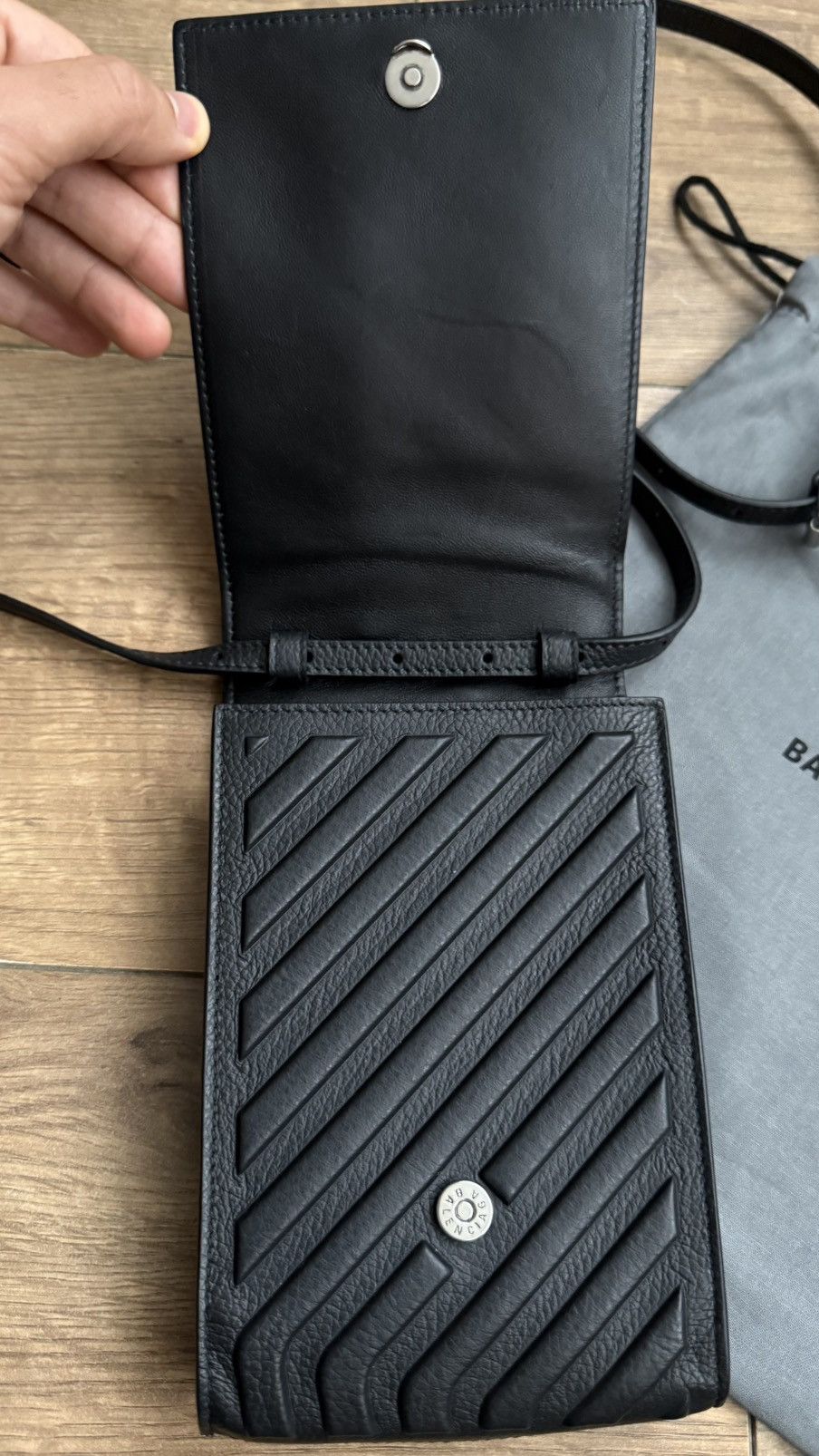 Balenciaga Balenciaga Car Phone Holder RRP$900 Size ONE SIZE - 8 Thumbnail
