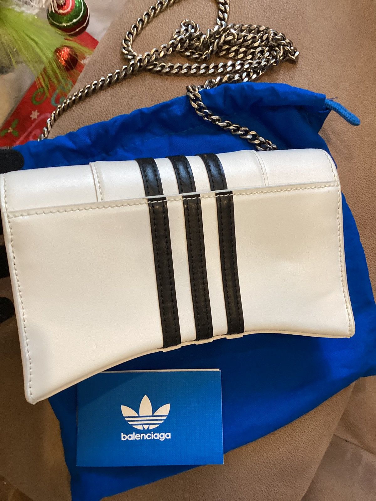 Balenciaga Balenciaga x adidas White Leather Chain Wallet / Mini Bag Size ONE SIZE - 4 Thumbnail