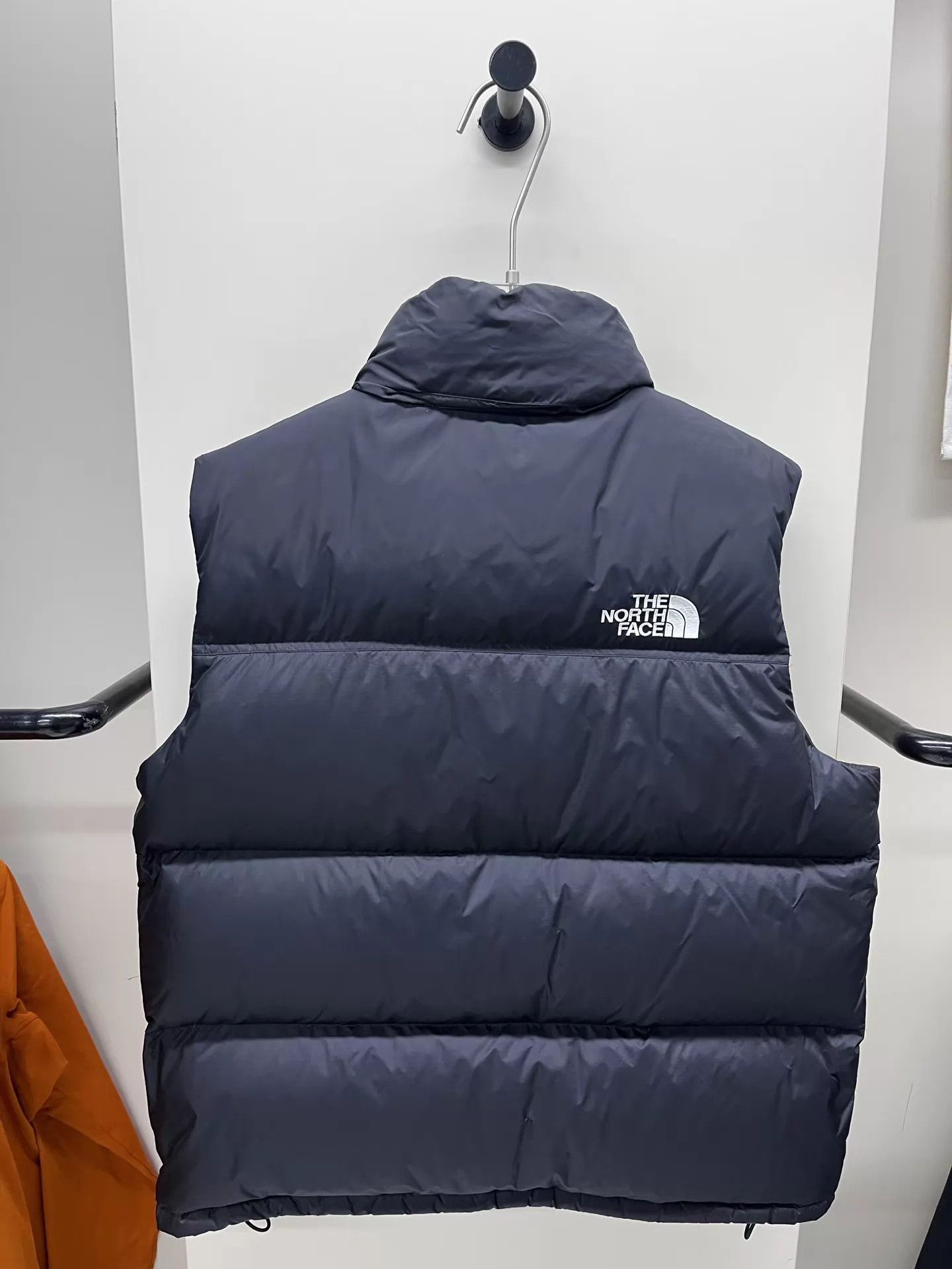 The North Face The North Face down vest black L 99 new Size L / US 10 / IT 46 - 2 Thumbnail