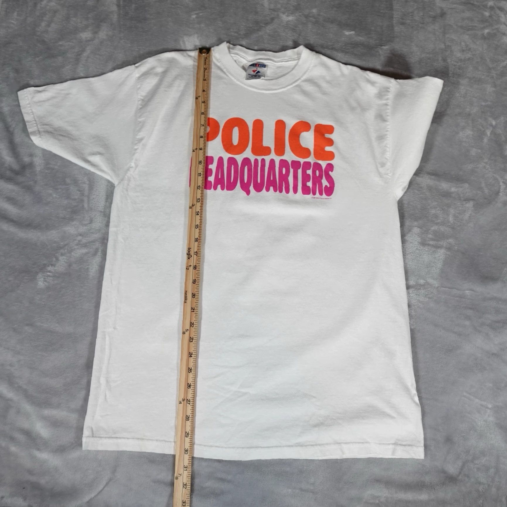 Vintage VINTAGE Police Headquarters Dunkin Donuts Parody T Shirt Mens XL (Fits L) Y2K Graphic Print White 2000s Mens XL Size US L / EU 52-54 / 3 - 8 Thumbnail