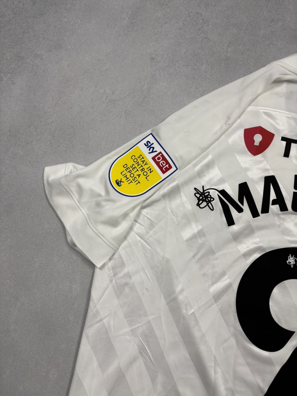 Nike Nike Portsmouth FC 2020/21 Away Shirt Marquis 9 EFL Sky Bet Size US L / EU 52-54 / 3 - 20 Thumbnail