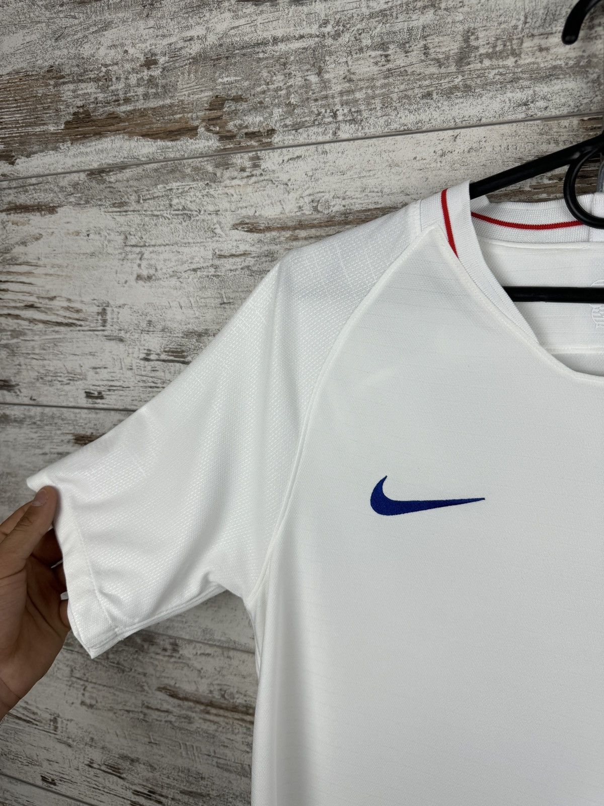 Nike Mens Nike England National Team T-shirt soccer jersey tee OG Size US S / EU 44-46 / 1 - 3 Thumbnail