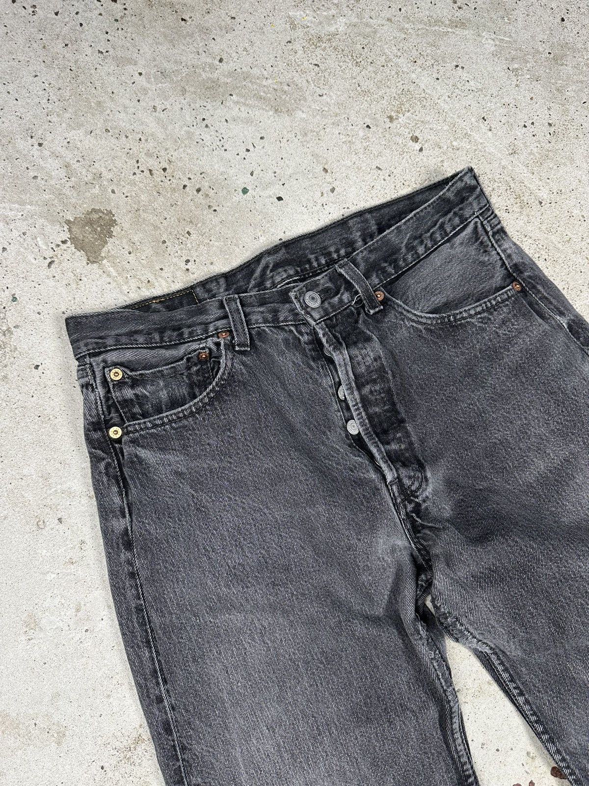 Levi's × Vintage Vintage 90s Levi’s 501 Distressed Washed Grey Denim Pants Size US 30 / EU 46 - 7 Thumbnail