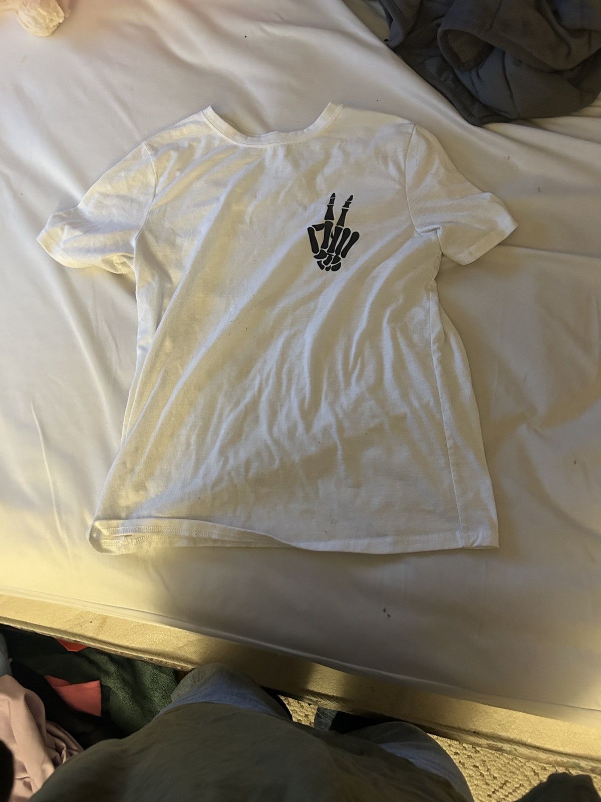 Shein White t-shirt with peace symbol Size M / US 6-8 / IT 42-44 - 3 Thumbnail