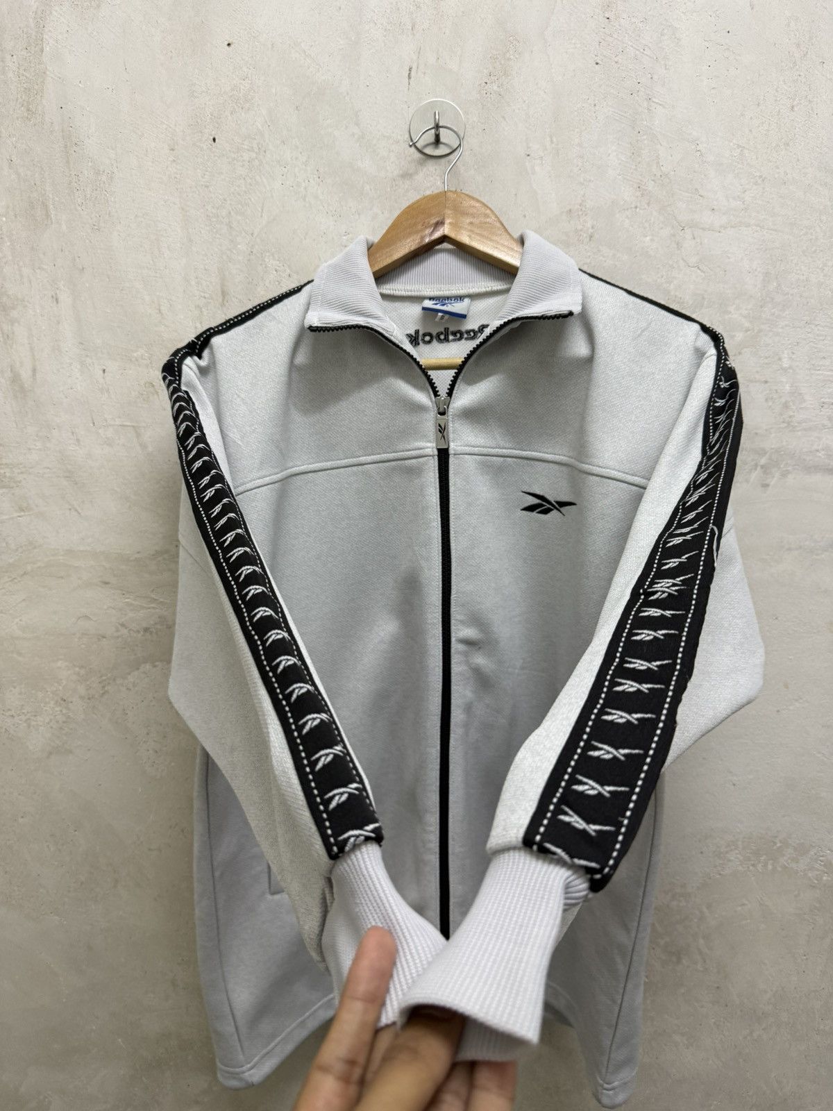 Reebok Vintage Reebok Side Tape Set Track Top Size US S / EU 44-46 / 1 - 5 Thumbnail