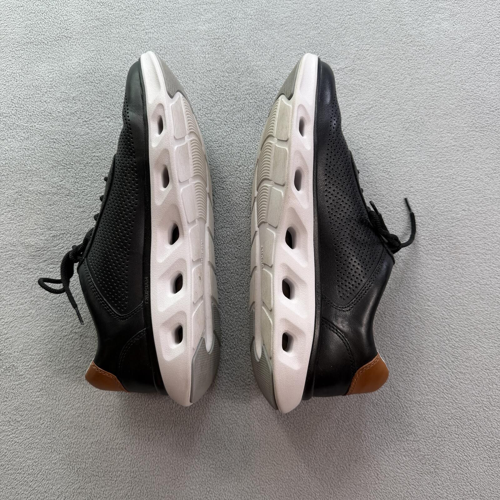 Johnston & Murphy Johnston & Murphy TRUFOAM Perforated Leather Sneakers 9.5M Size US 9.5 / EU 42-43 - 8 Thumbnail