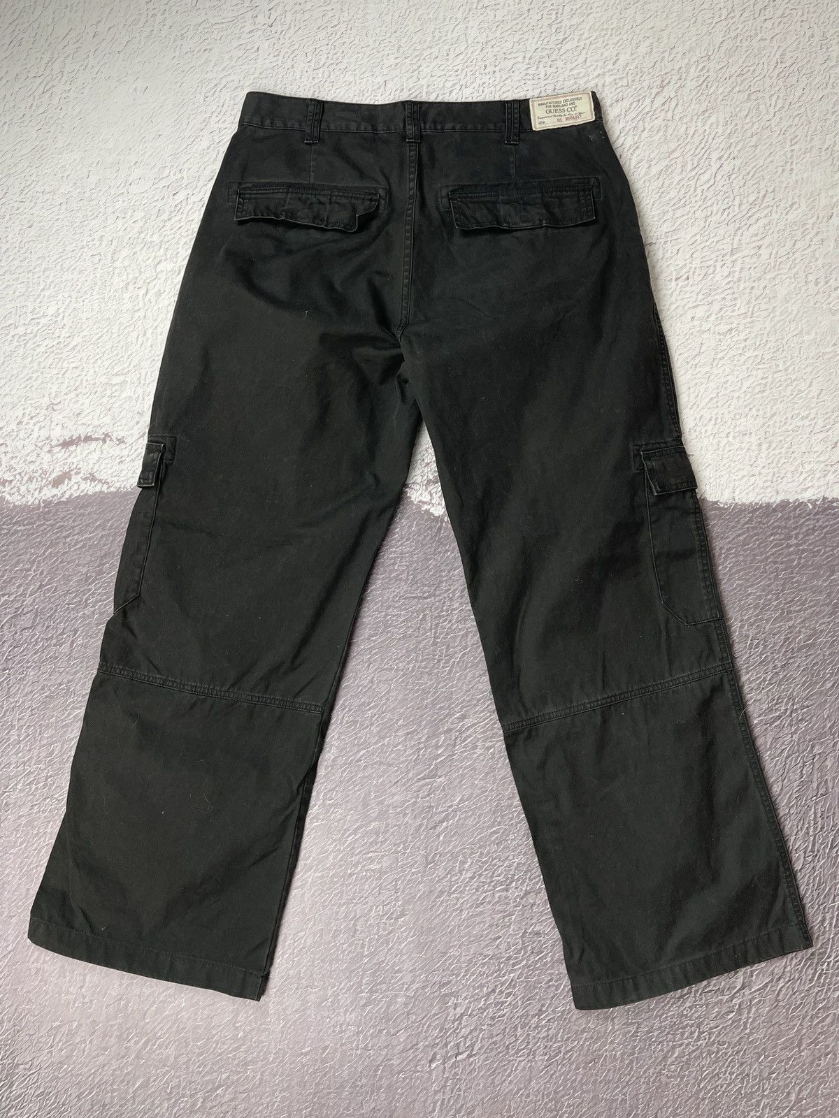 Guess × Vintage Guess USA vintage black faded utility cargo wide pants Size US 36 / EU 52 - 4 Thumbnail
