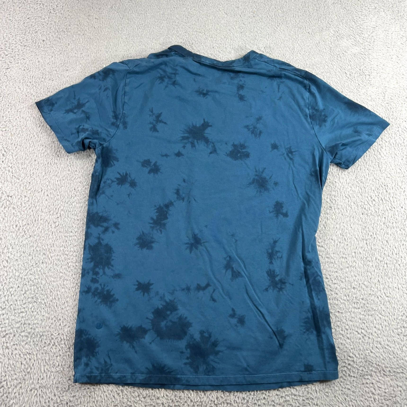 Lululemon Lululemon T-Shirt Mens Basic Short Sleeve Crew Neck Blue Tie Dye Size M Size US M / EU 48-50 / 2 - 4 Thumbnail